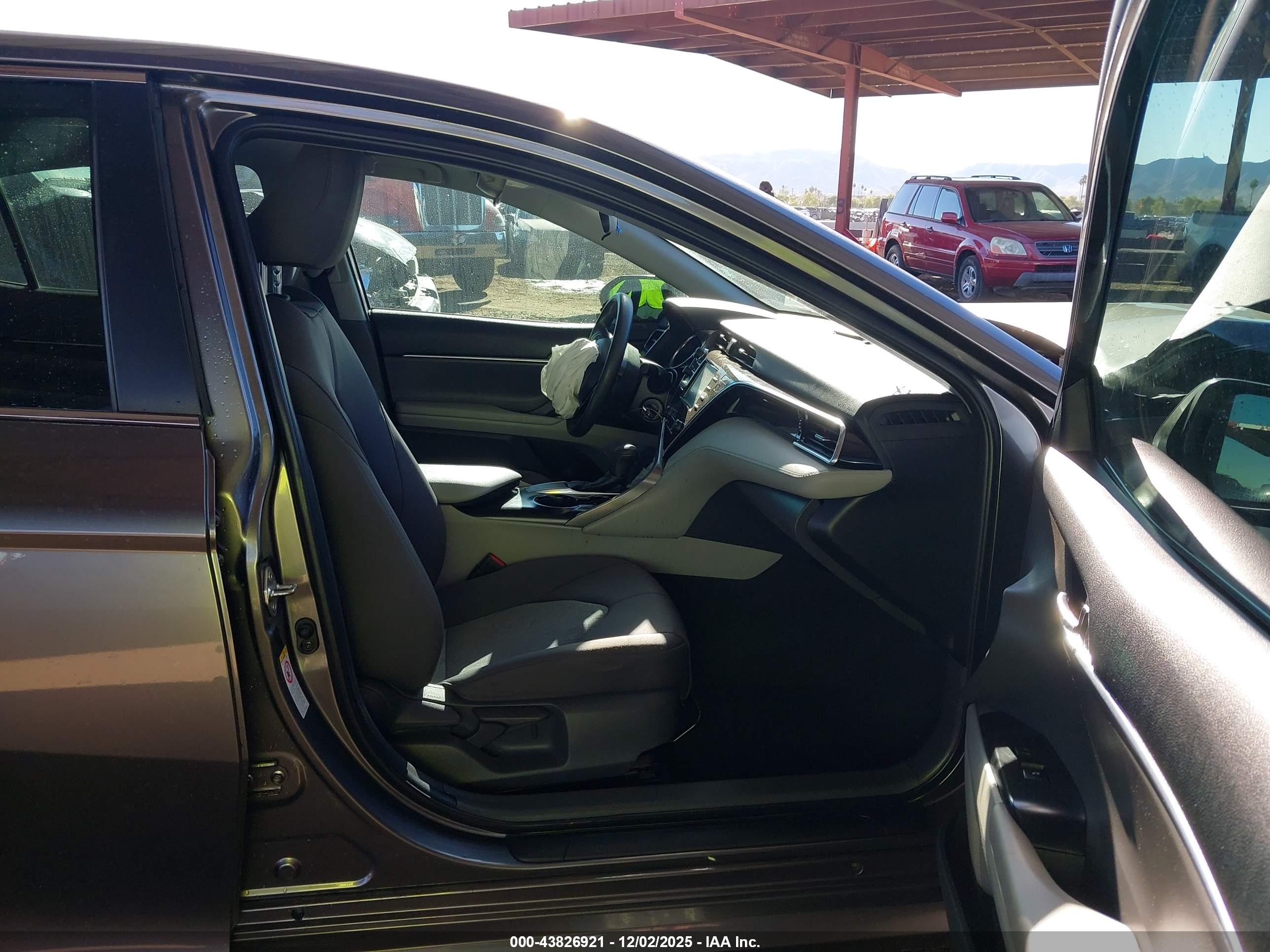 TOYOTA CAMRY image 5