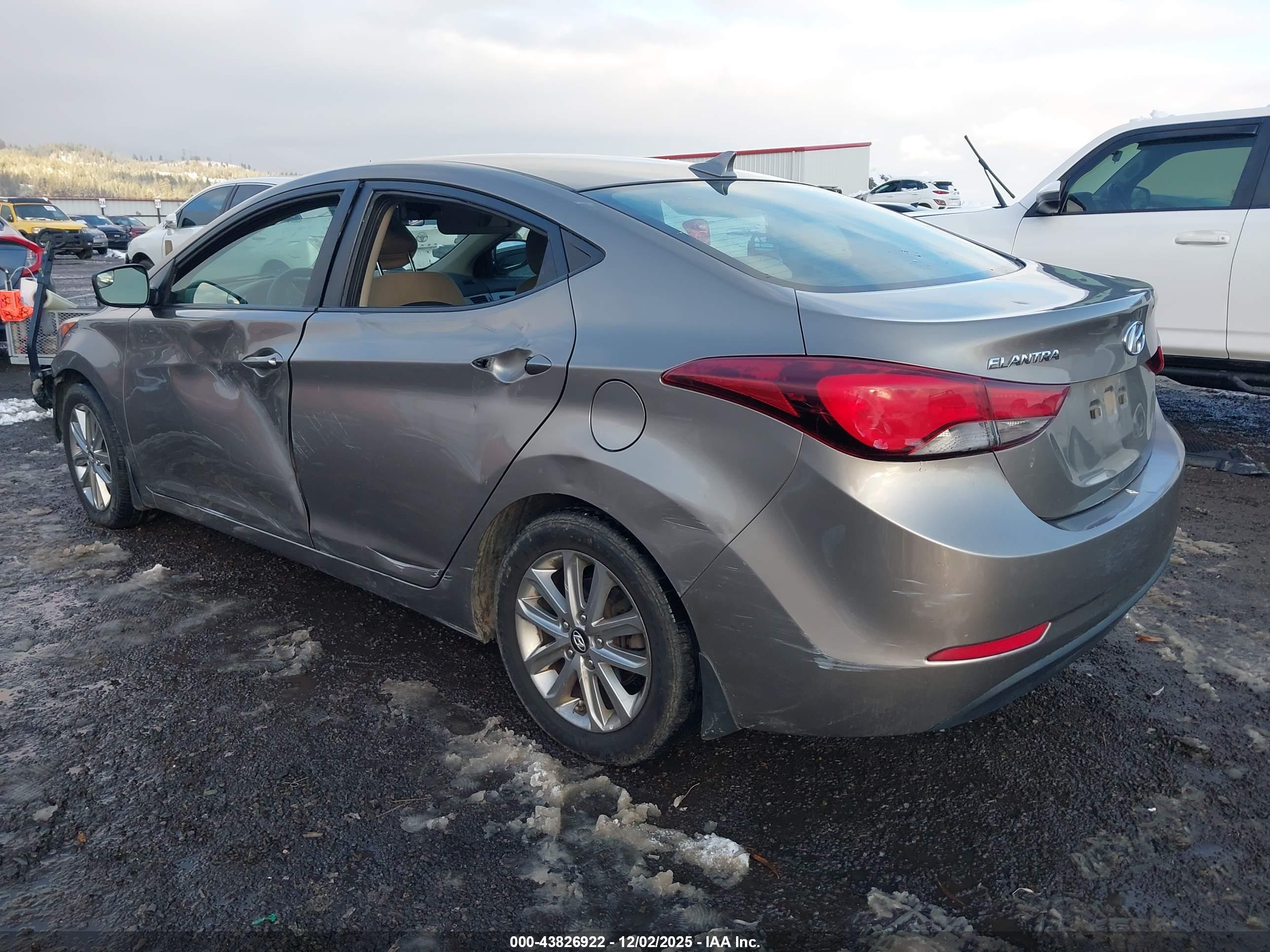 HYUNDAI ELANTRA image 3