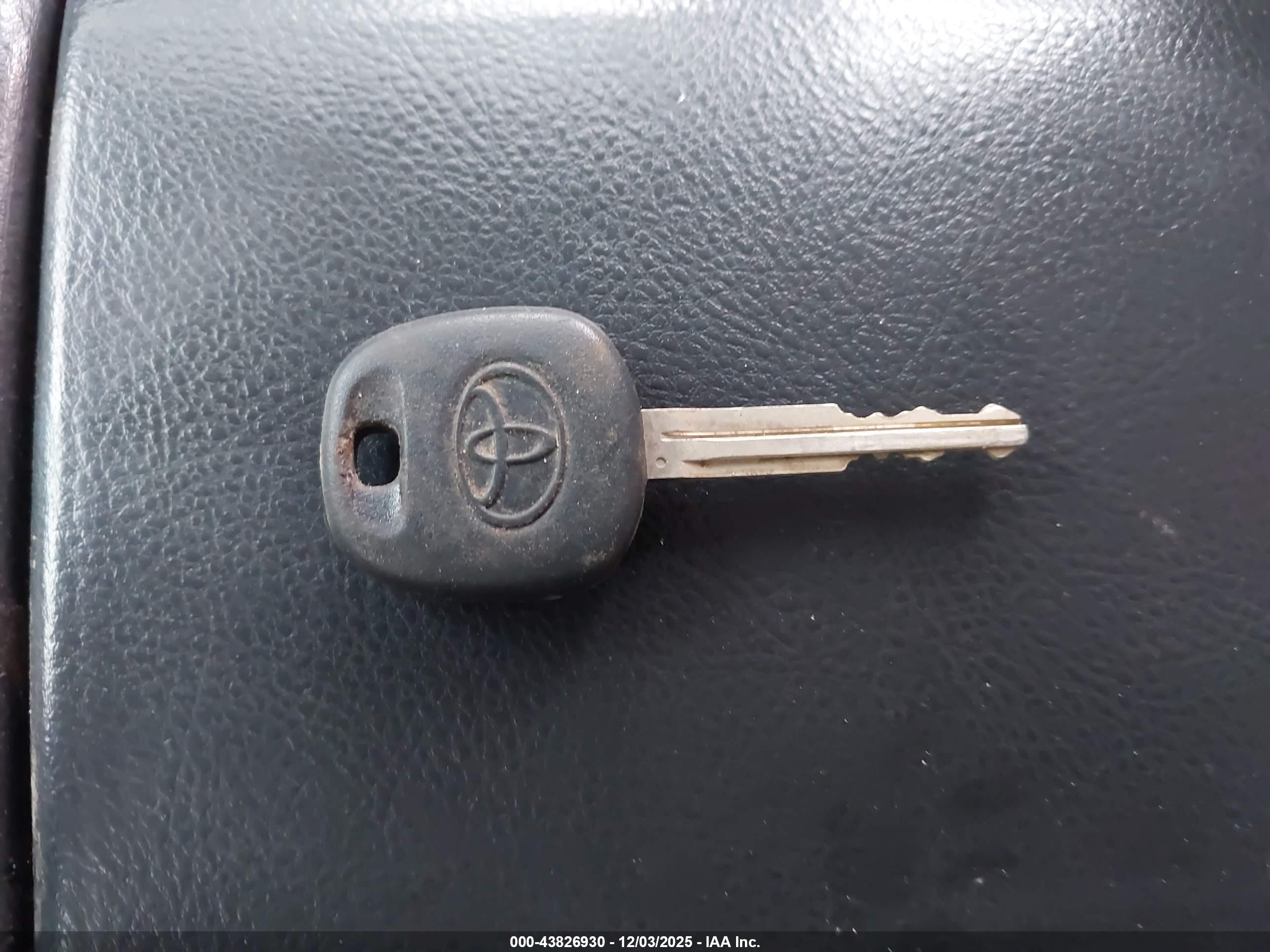 TOYOTA 4RUNNER image 11