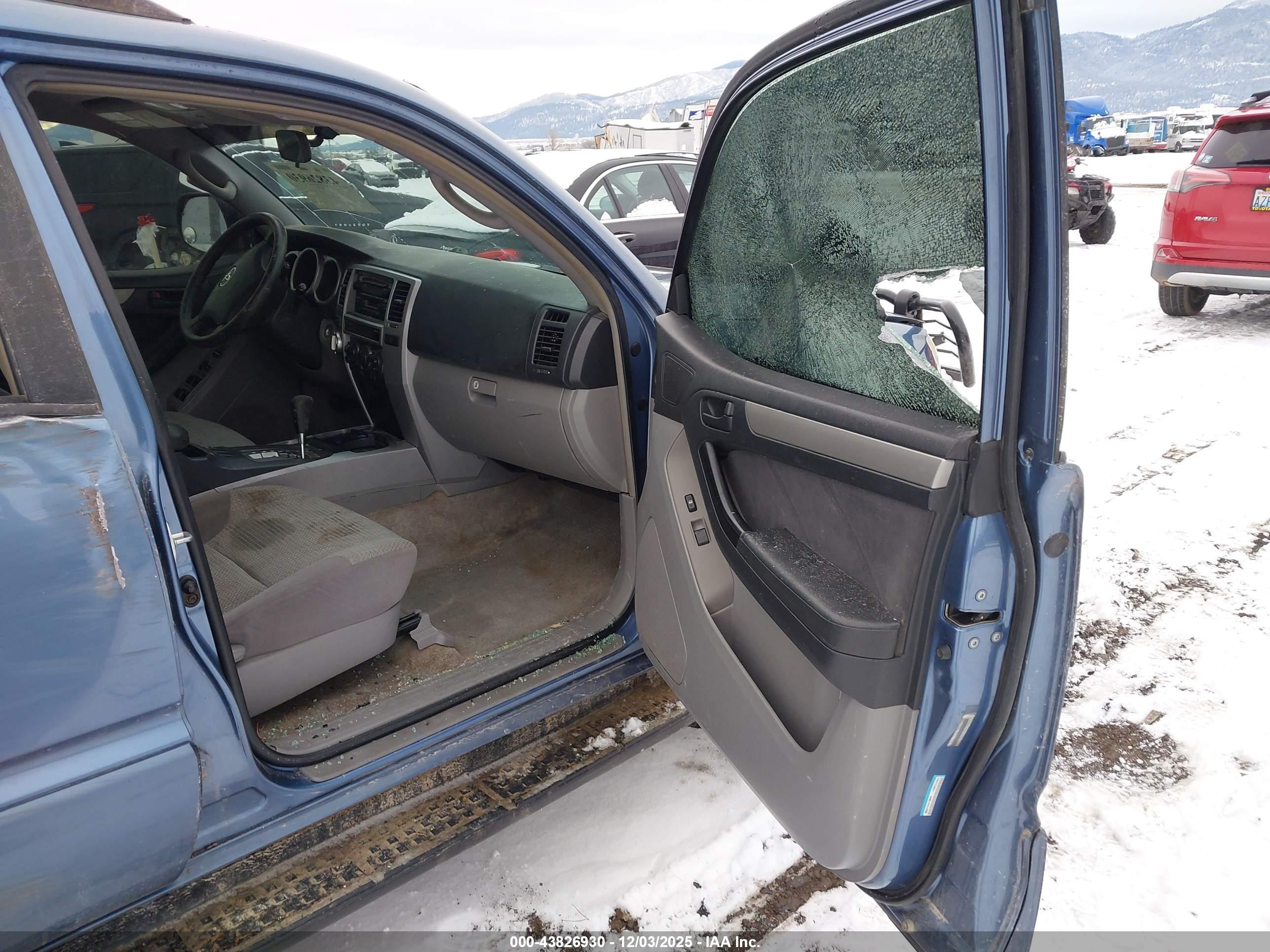 TOYOTA 4RUNNER image 5