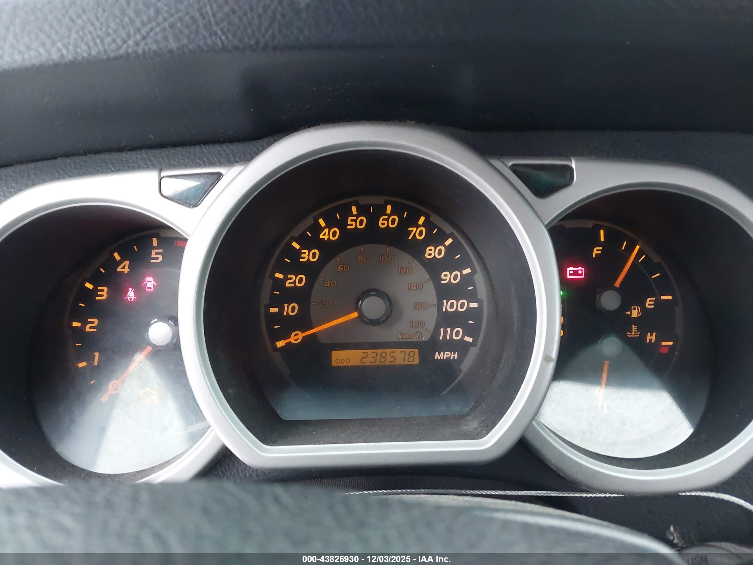 TOYOTA 4RUNNER image 7