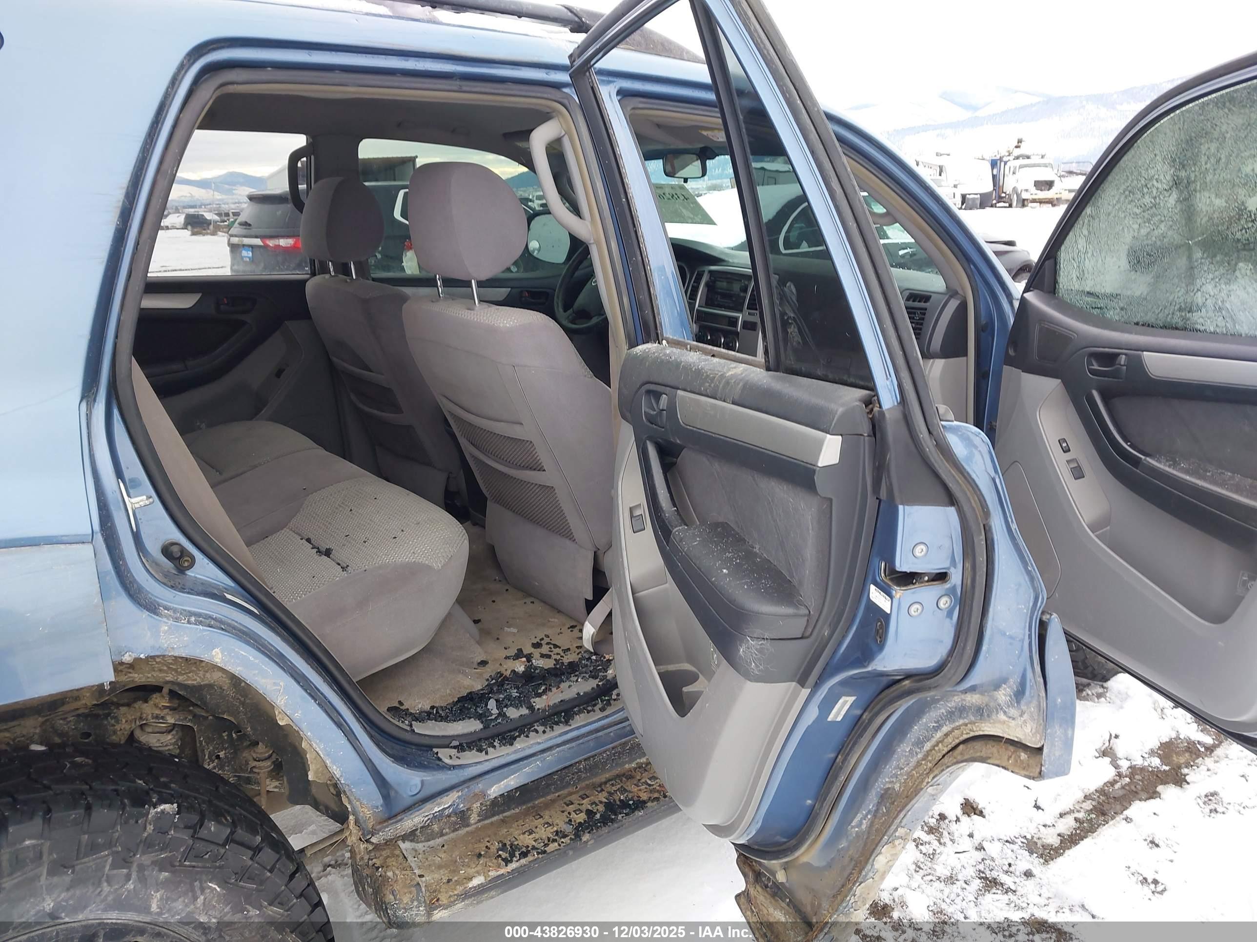 TOYOTA 4RUNNER image 8