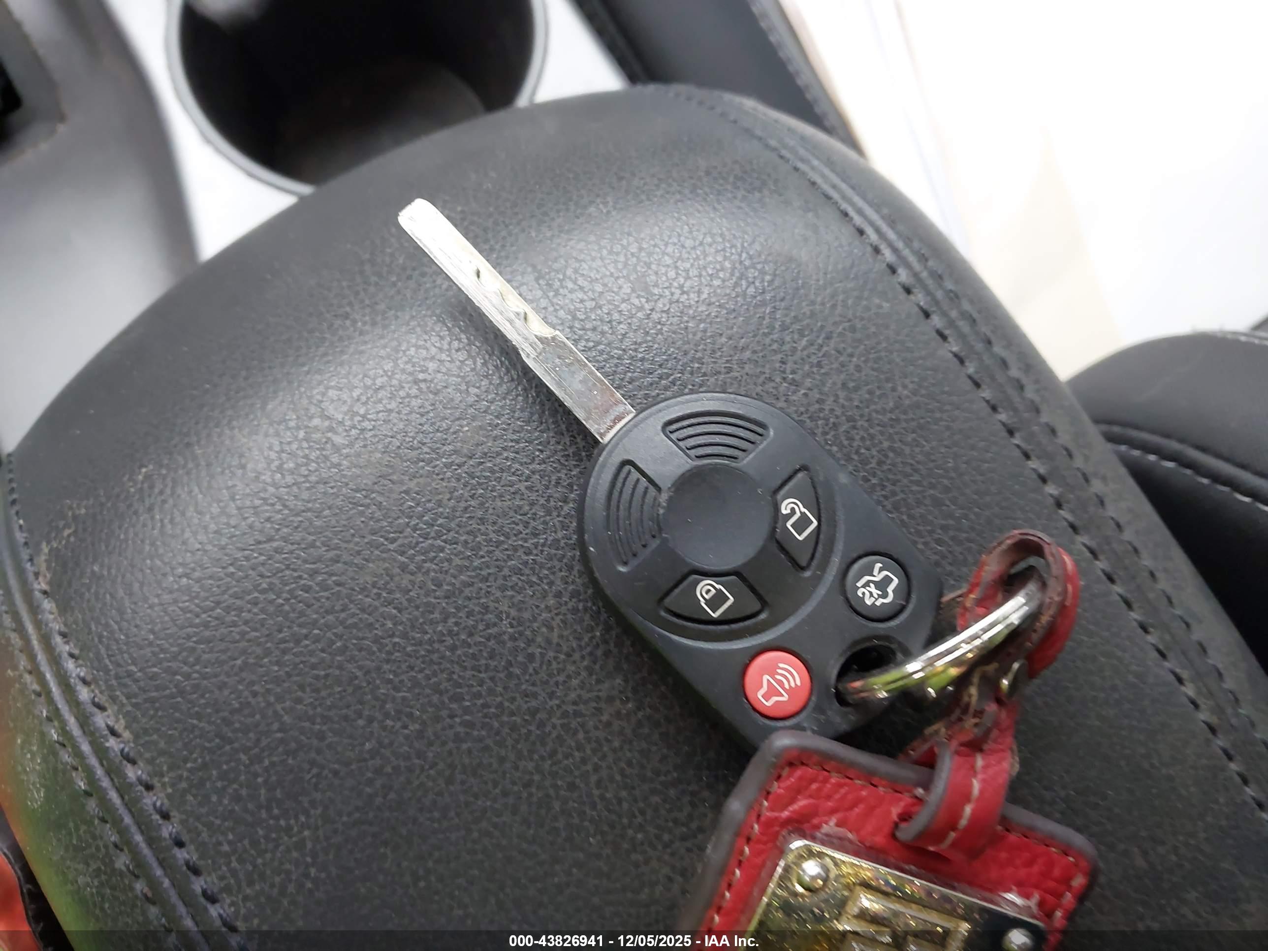 FORD ESCAPE image 11