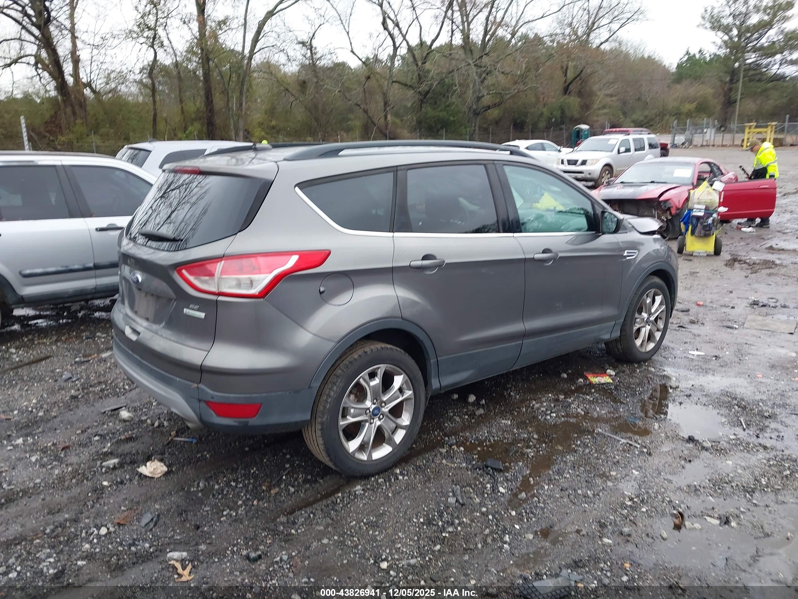 FORD ESCAPE image 4