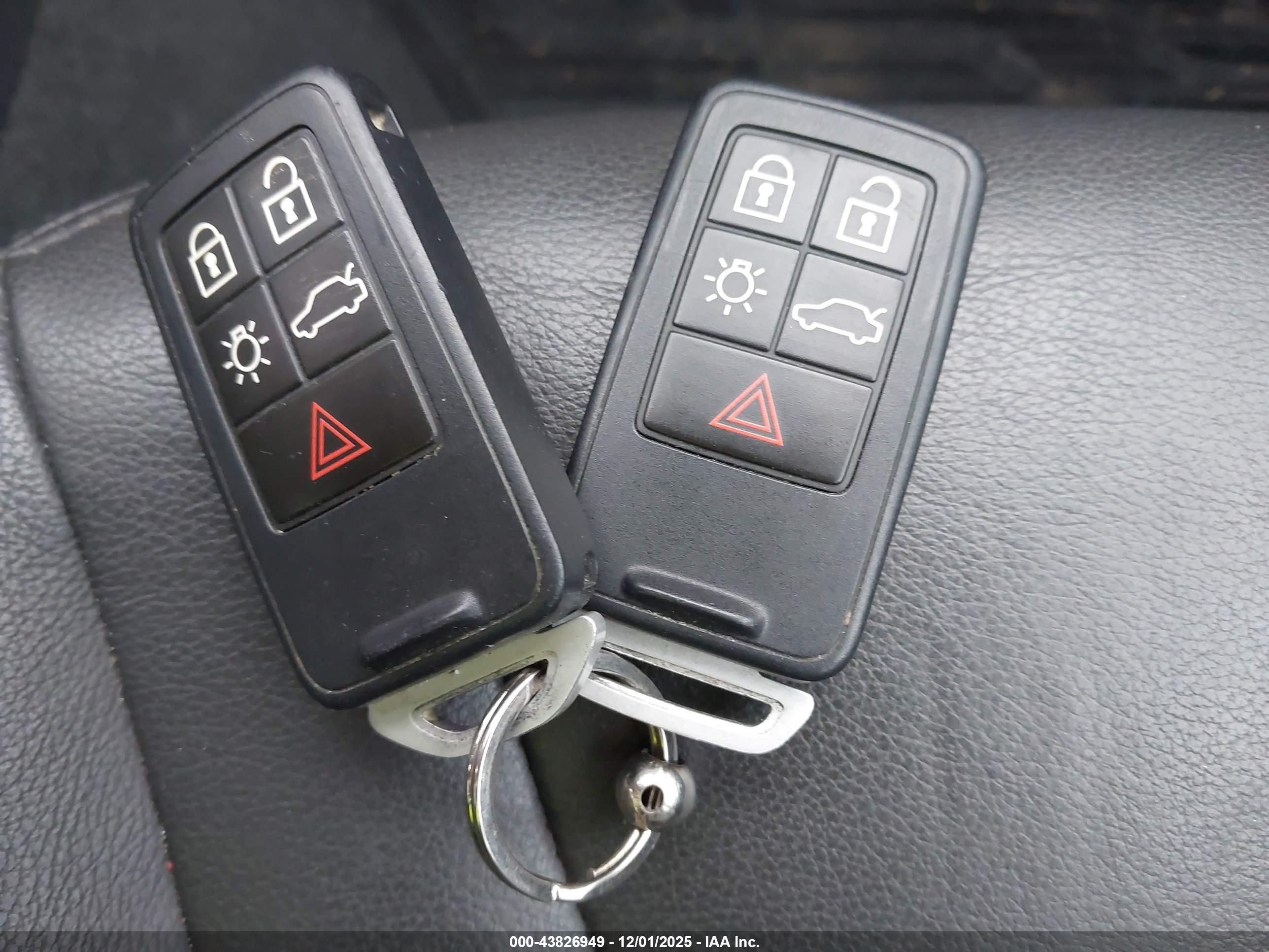 VOLVO S60 image 11
