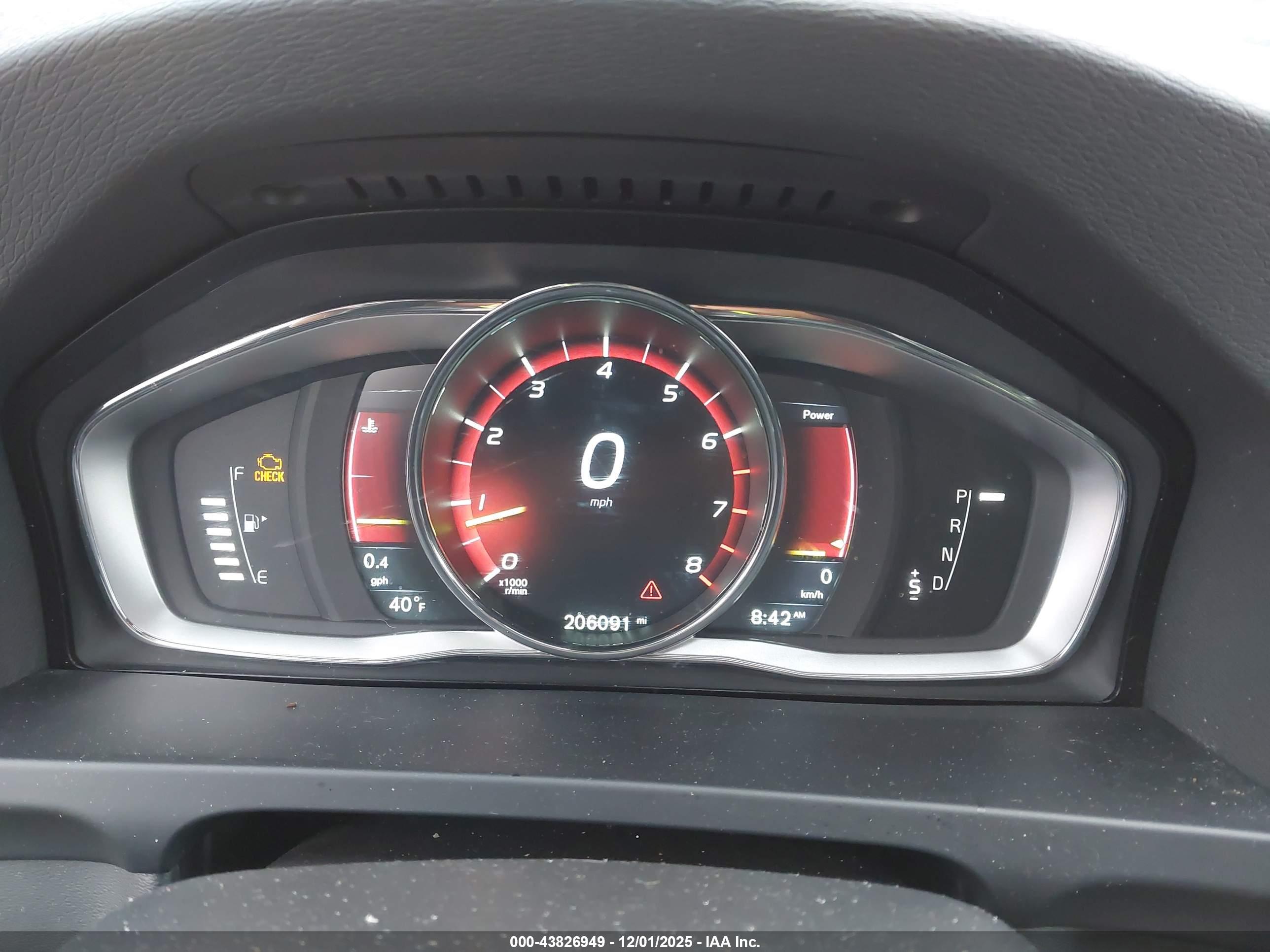 VOLVO S60 image 7