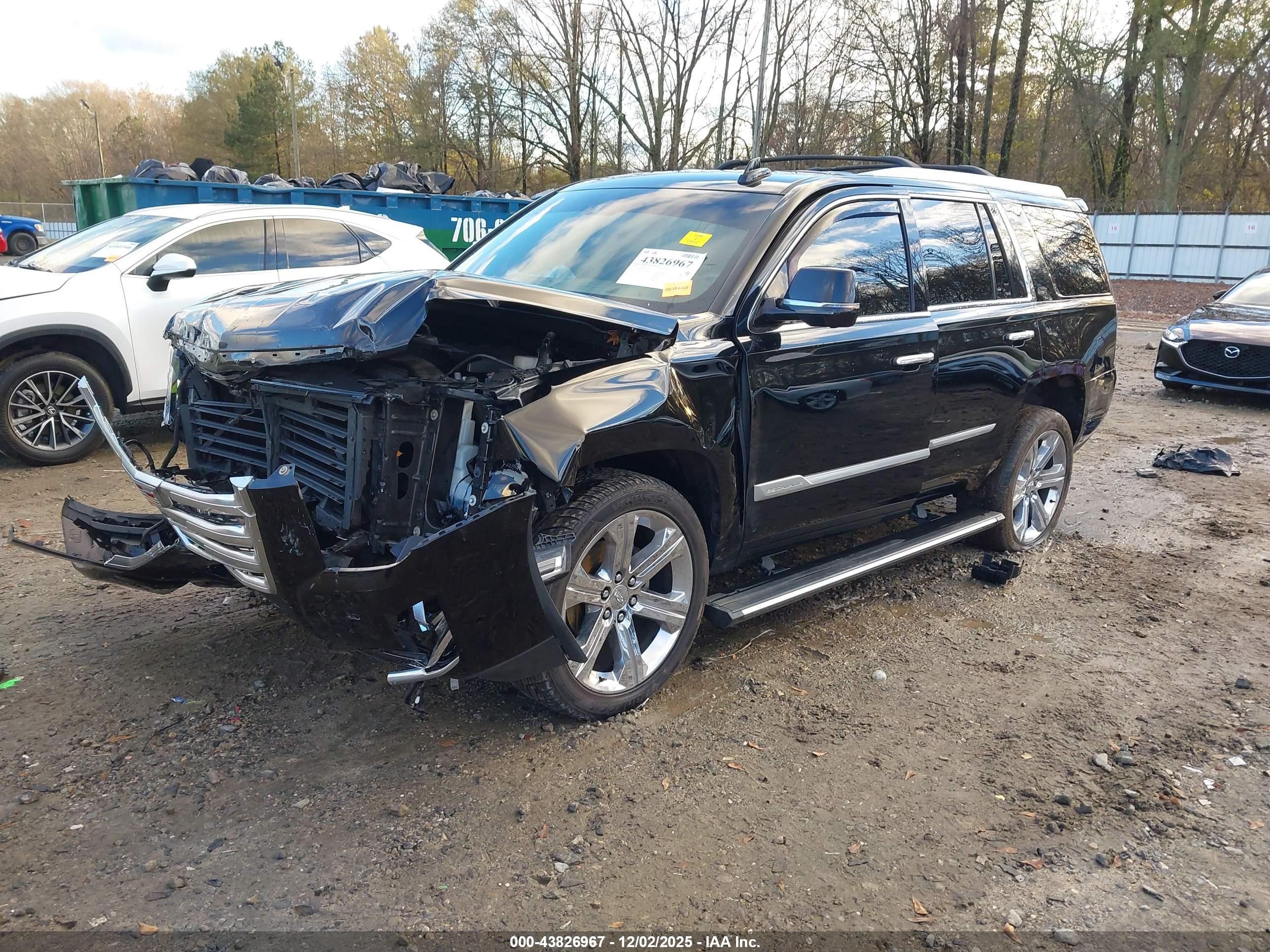 CADILLAC ESCALADE image 2