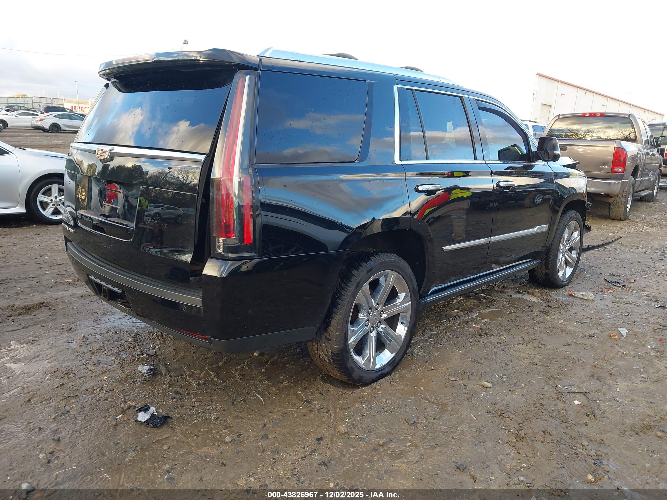 CADILLAC ESCALADE image 4