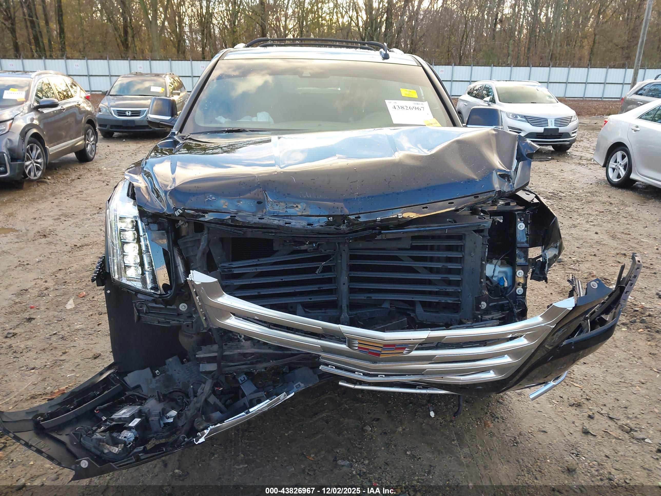 CADILLAC ESCALADE image 6