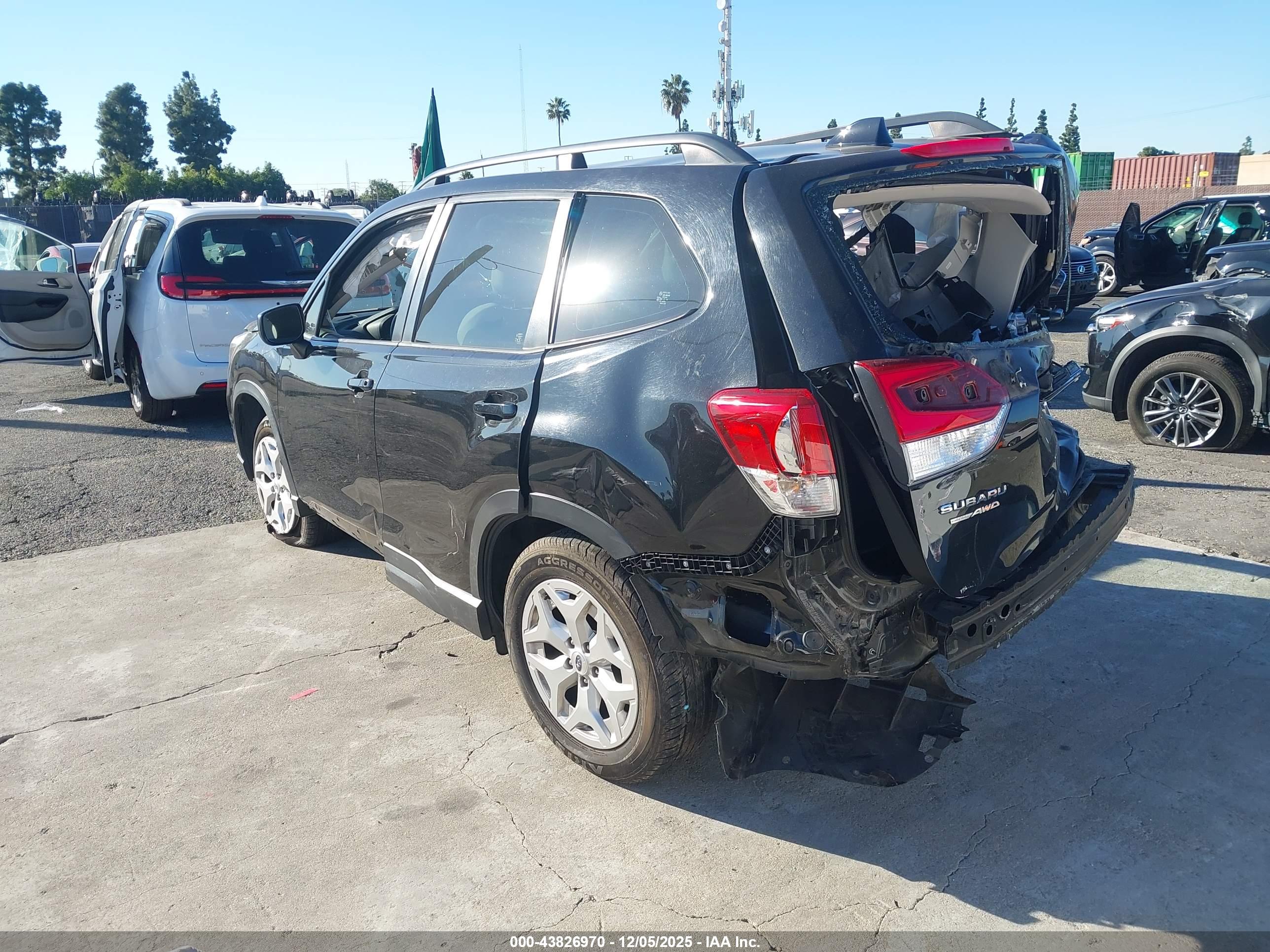 SUBARU FORESTER image 3