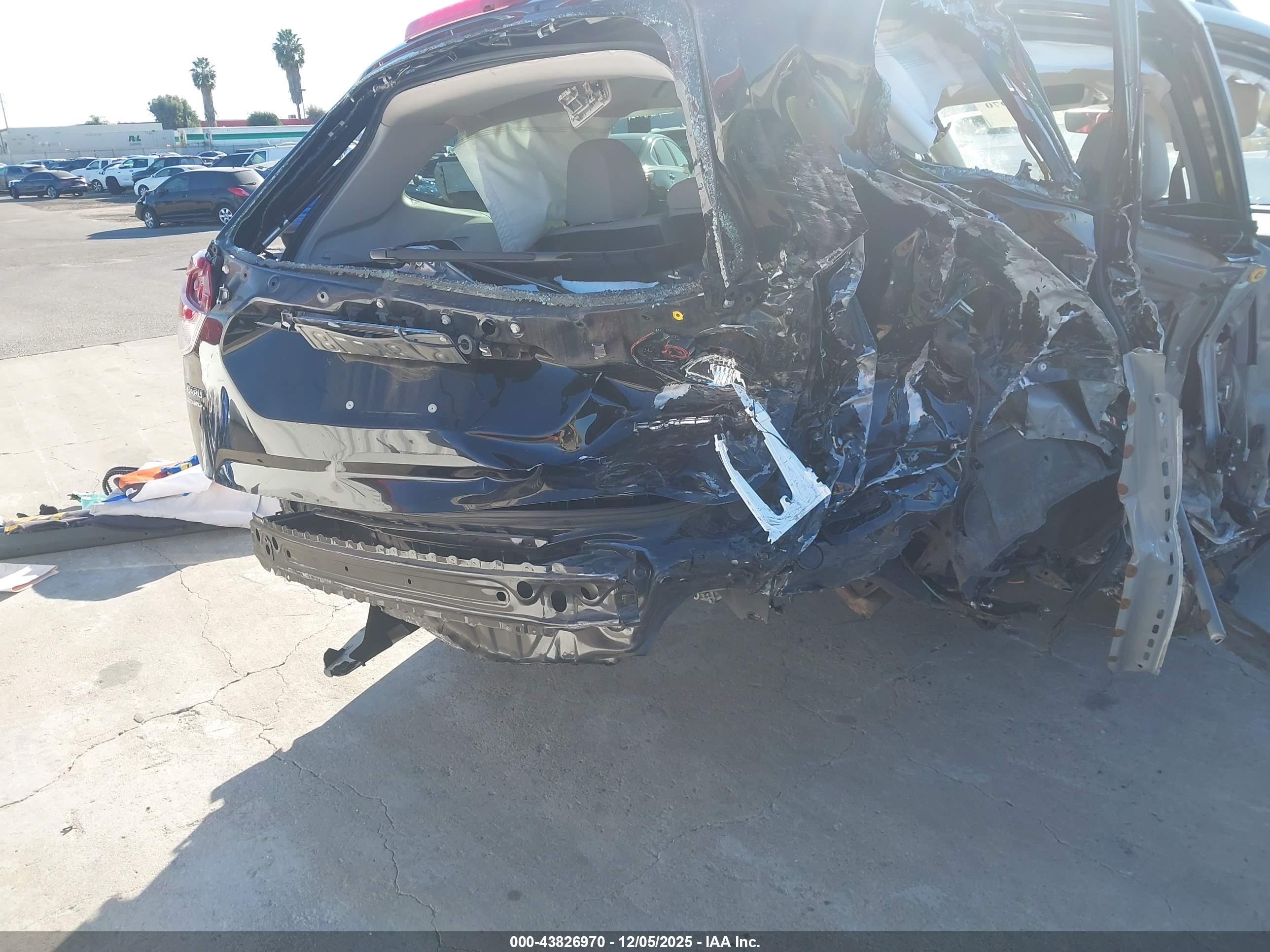 SUBARU FORESTER image 4