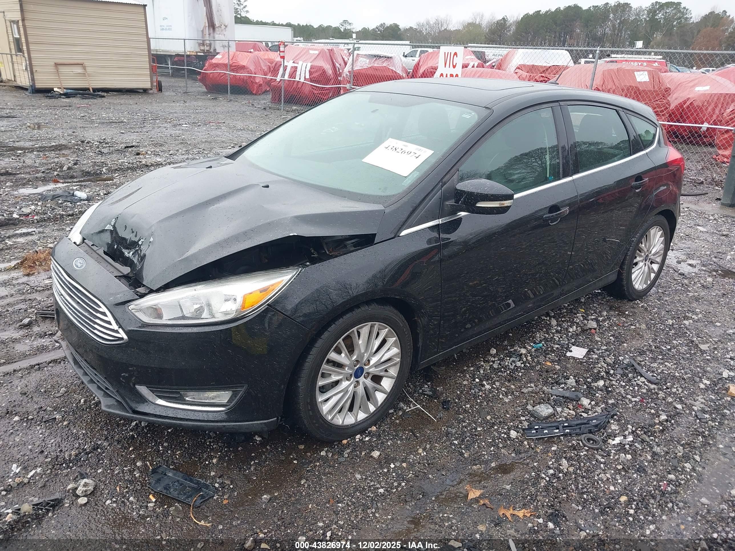 FORD FOCUS image 2