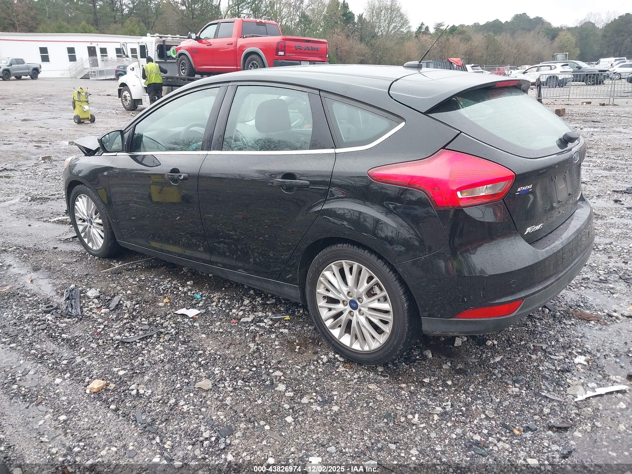 FORD FOCUS image 3