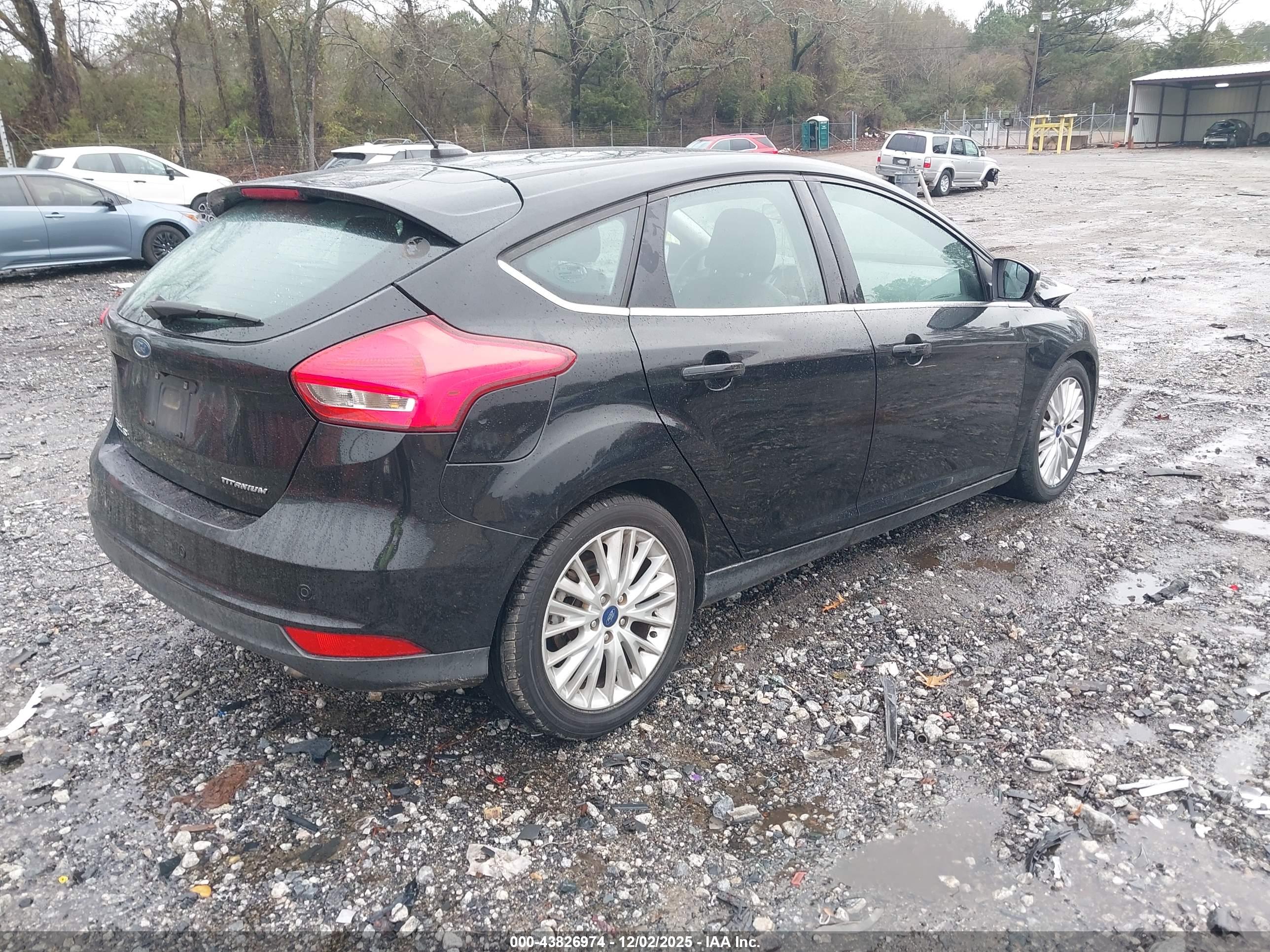 FORD FOCUS image 4