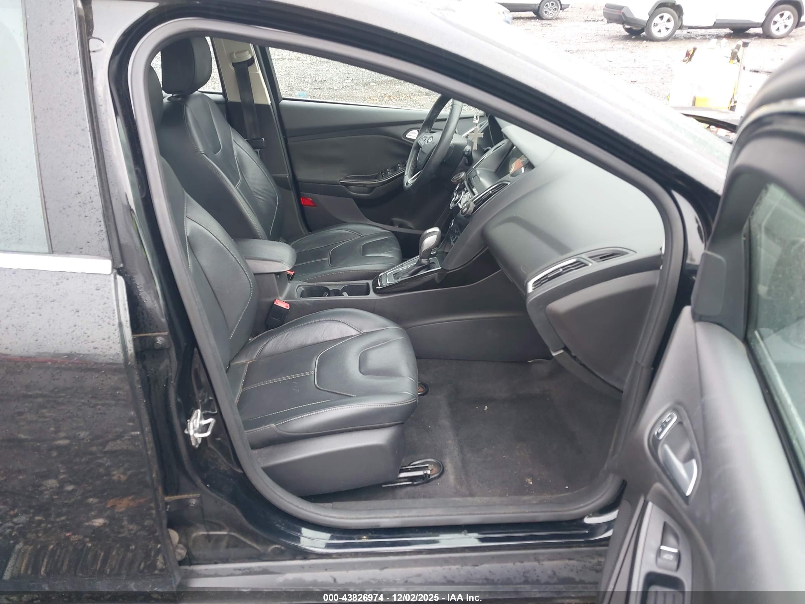 FORD FOCUS image 5