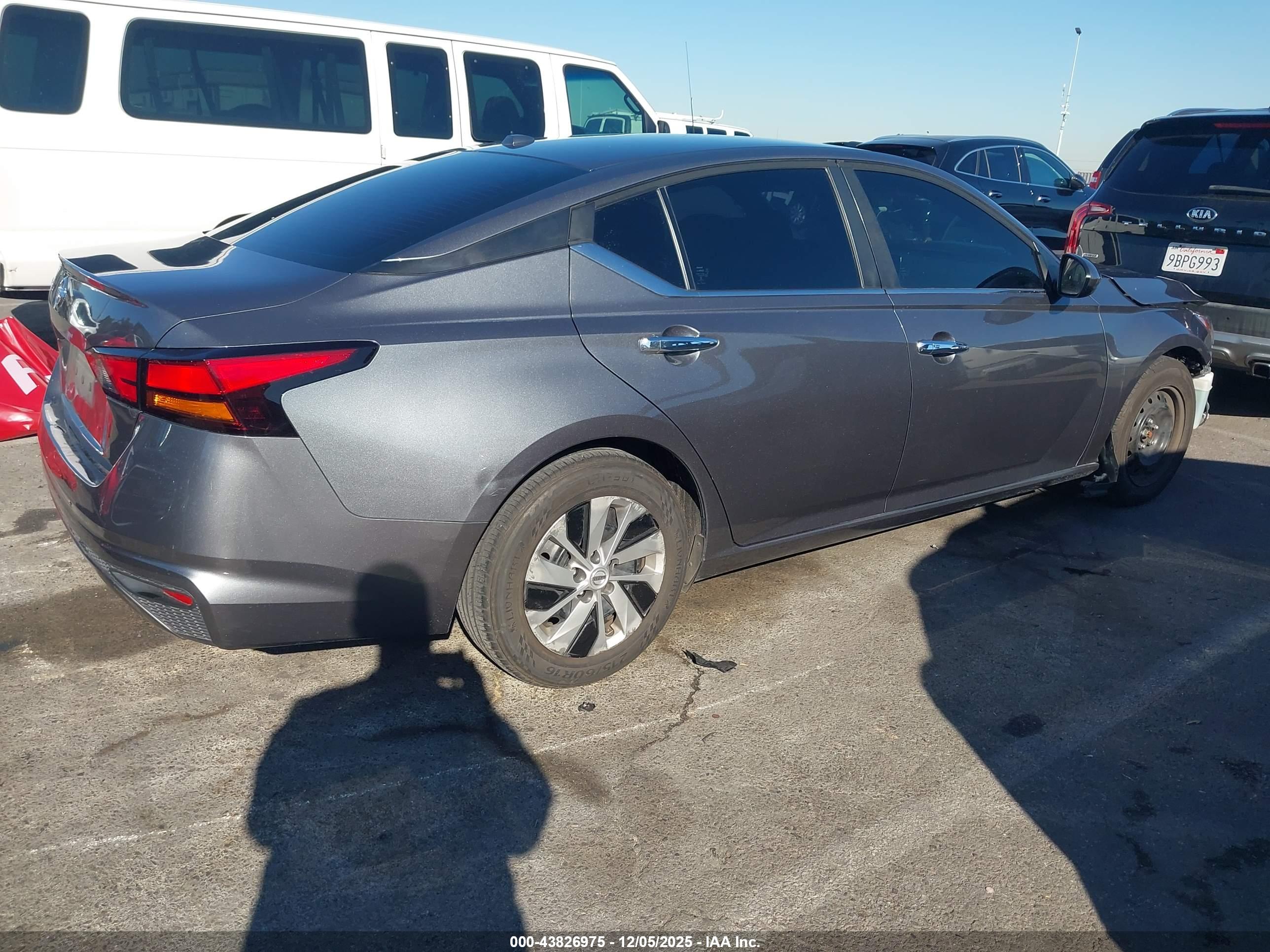 NISSAN ALTIMA image 4