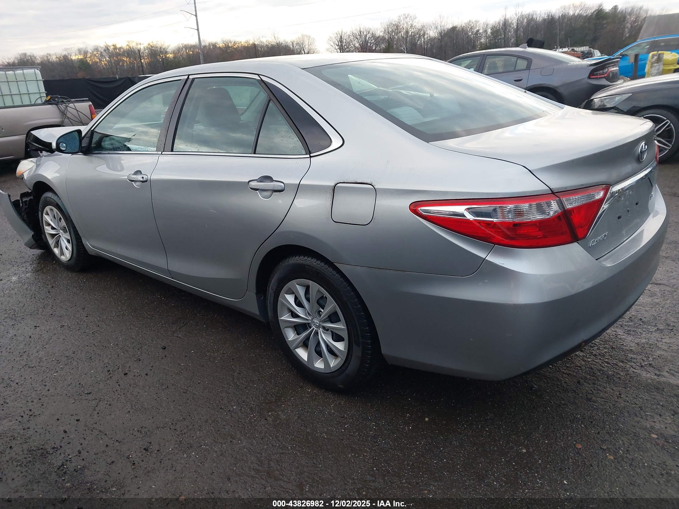 TOYOTA CAMRY image 3