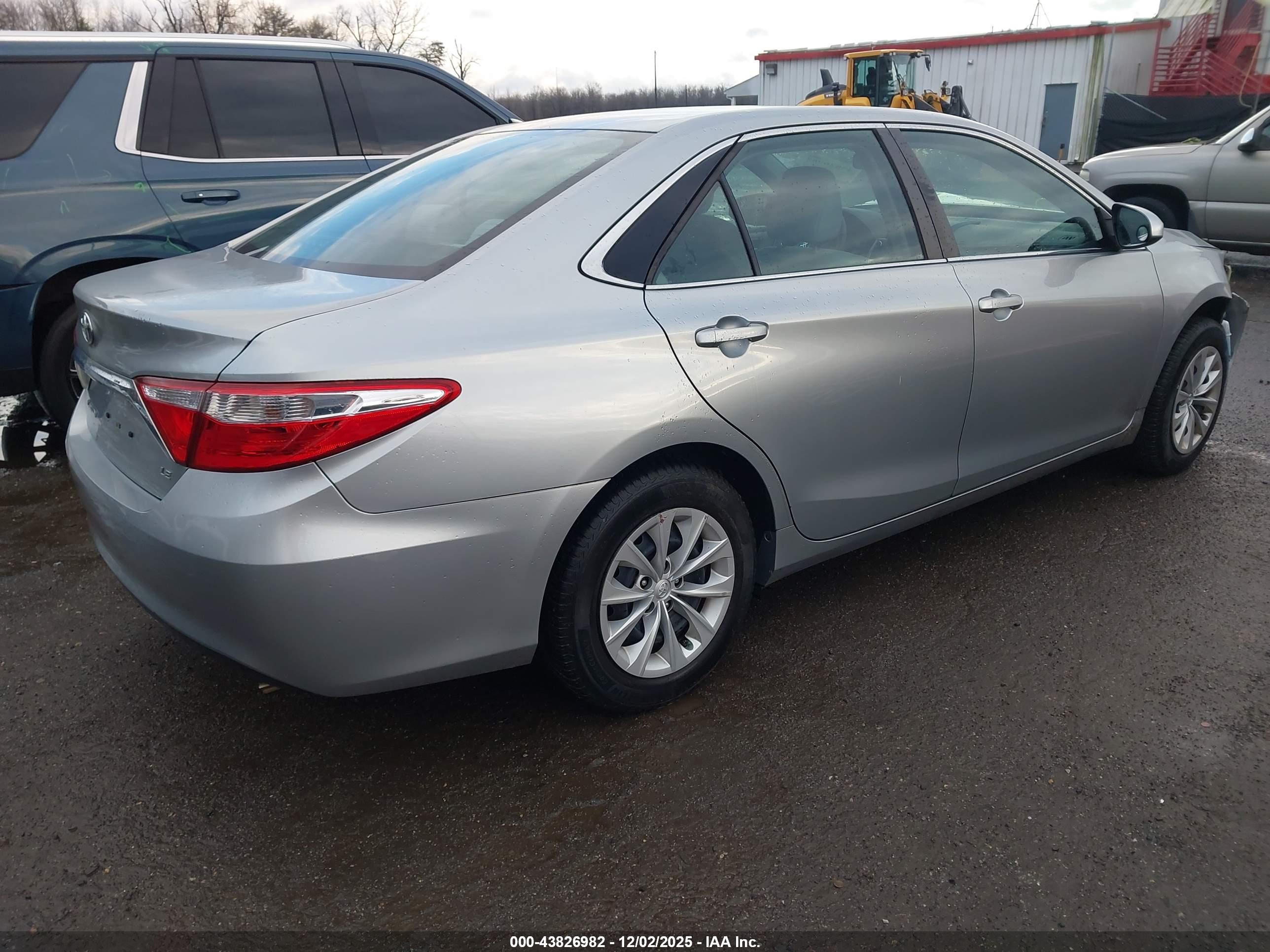 TOYOTA CAMRY image 4