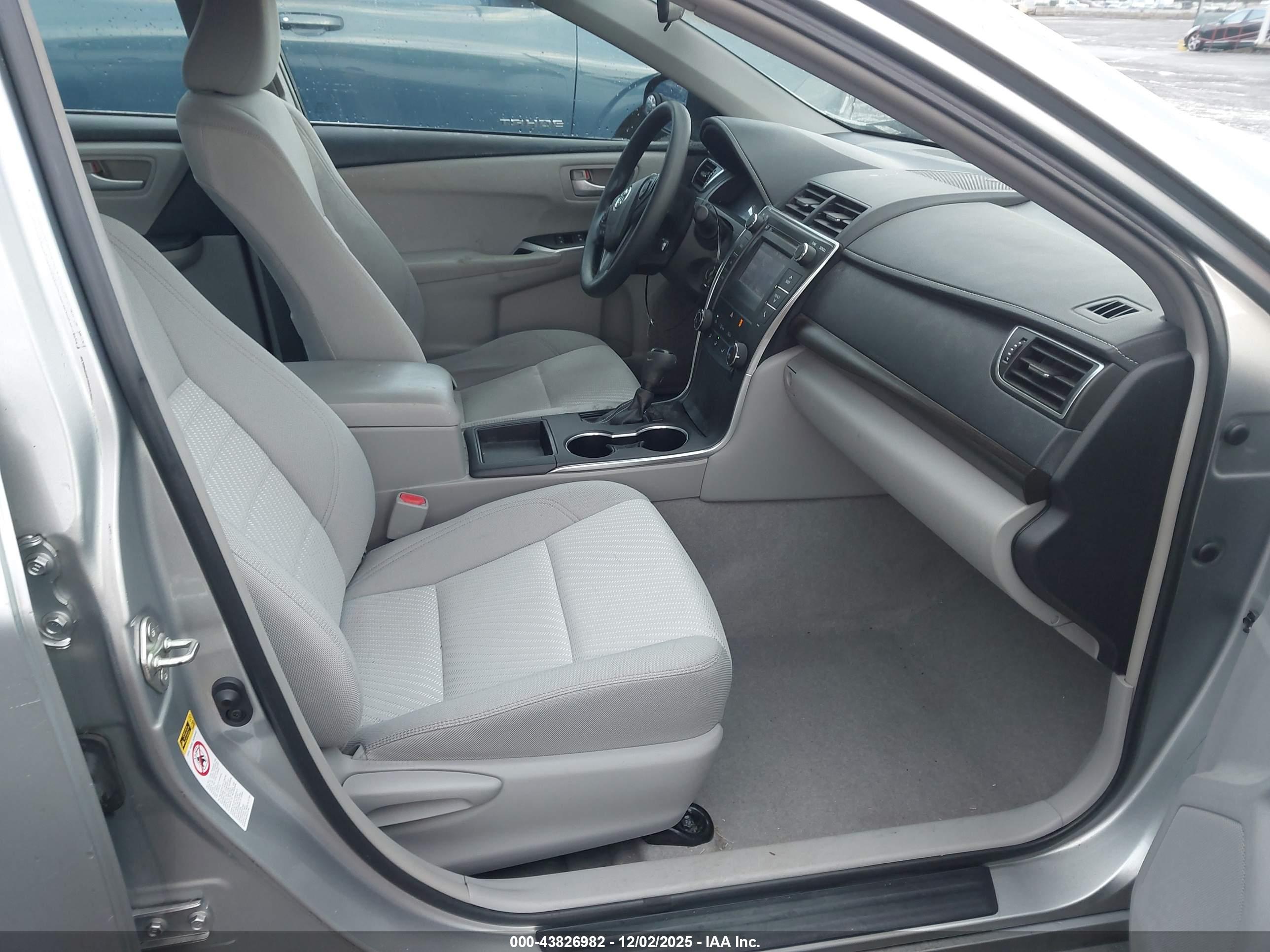 TOYOTA CAMRY image 5