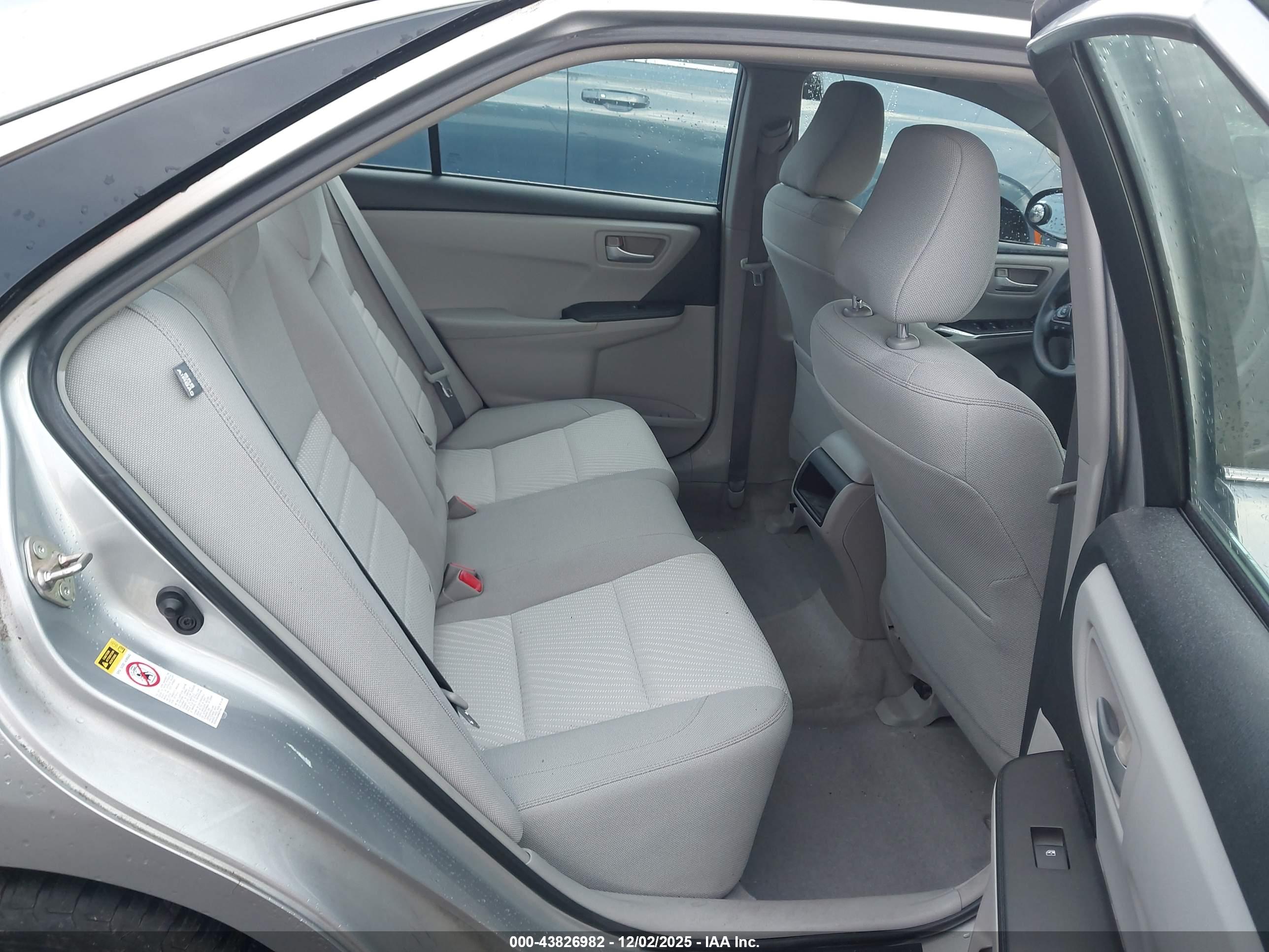 TOYOTA CAMRY image 8