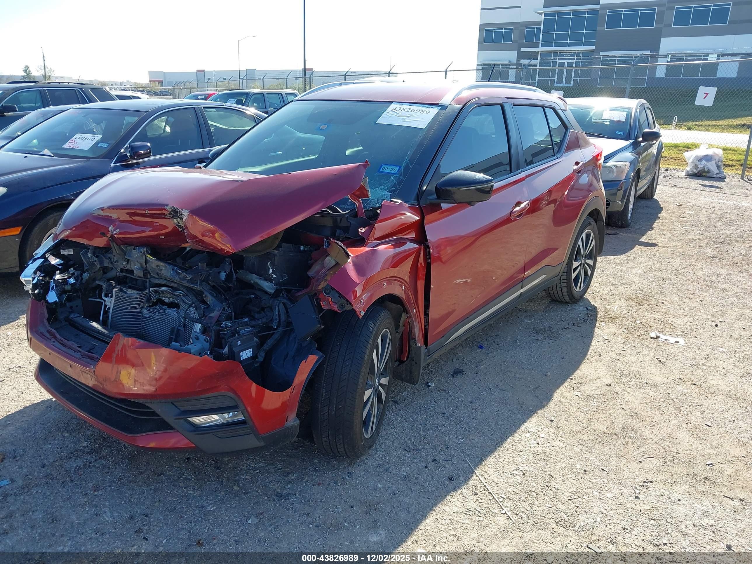 NISSAN KICKS image 2