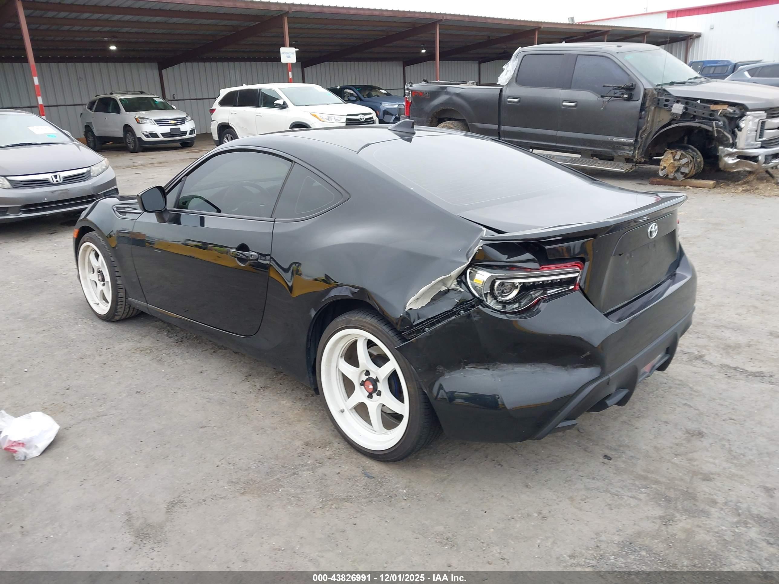 TOYOTA 86 image 3