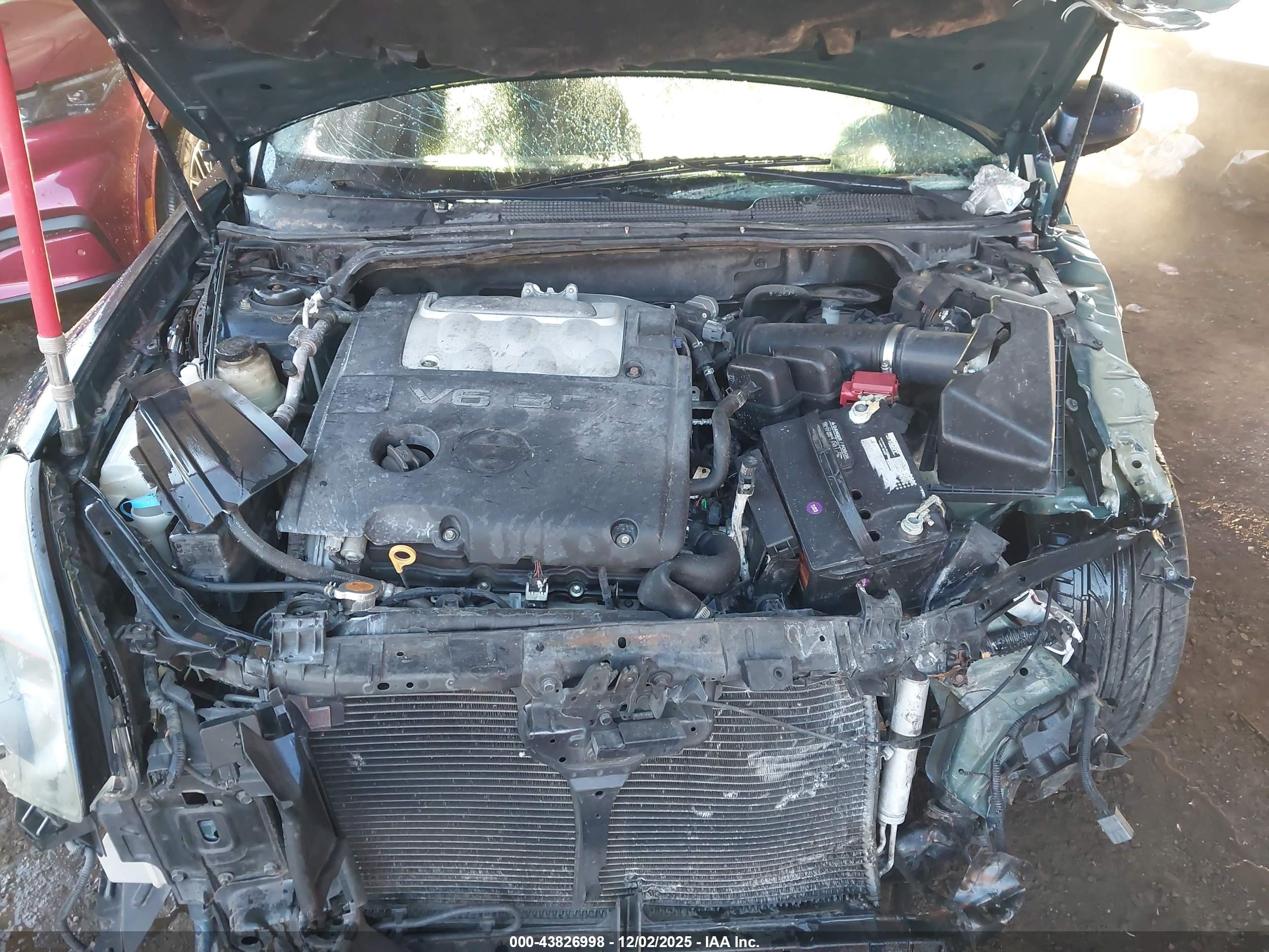 NISSAN MAXIMA image 10