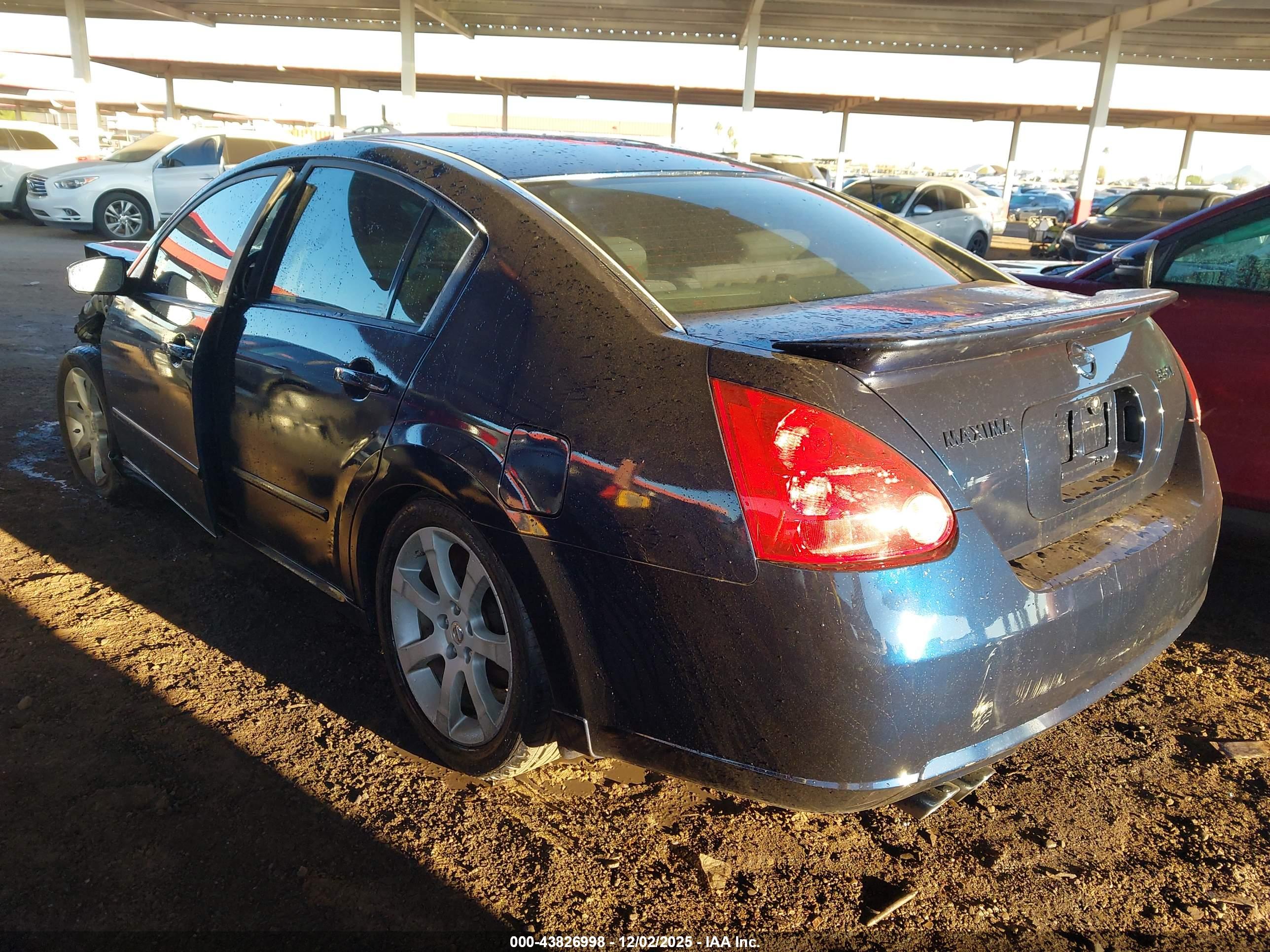 NISSAN MAXIMA image 3
