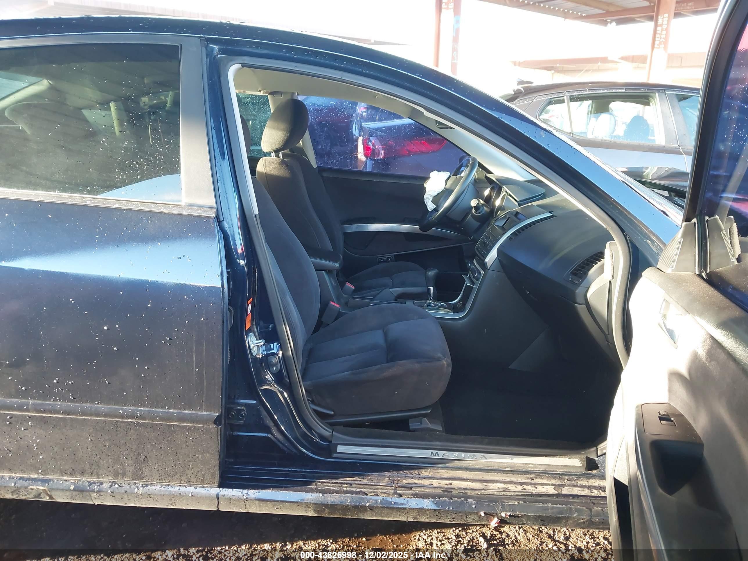 NISSAN MAXIMA image 5