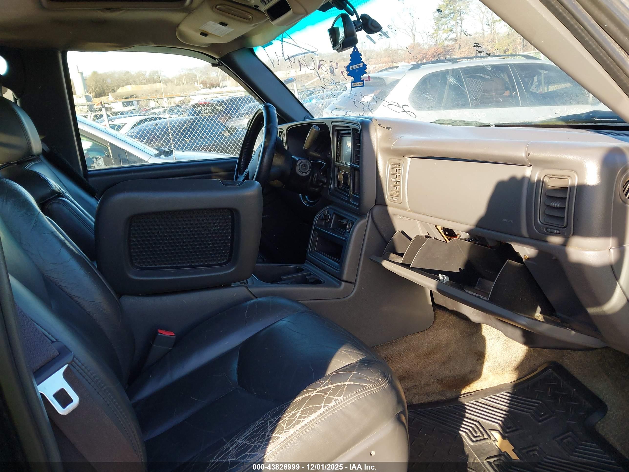 CHEVROLET AVALANCHE image 5
