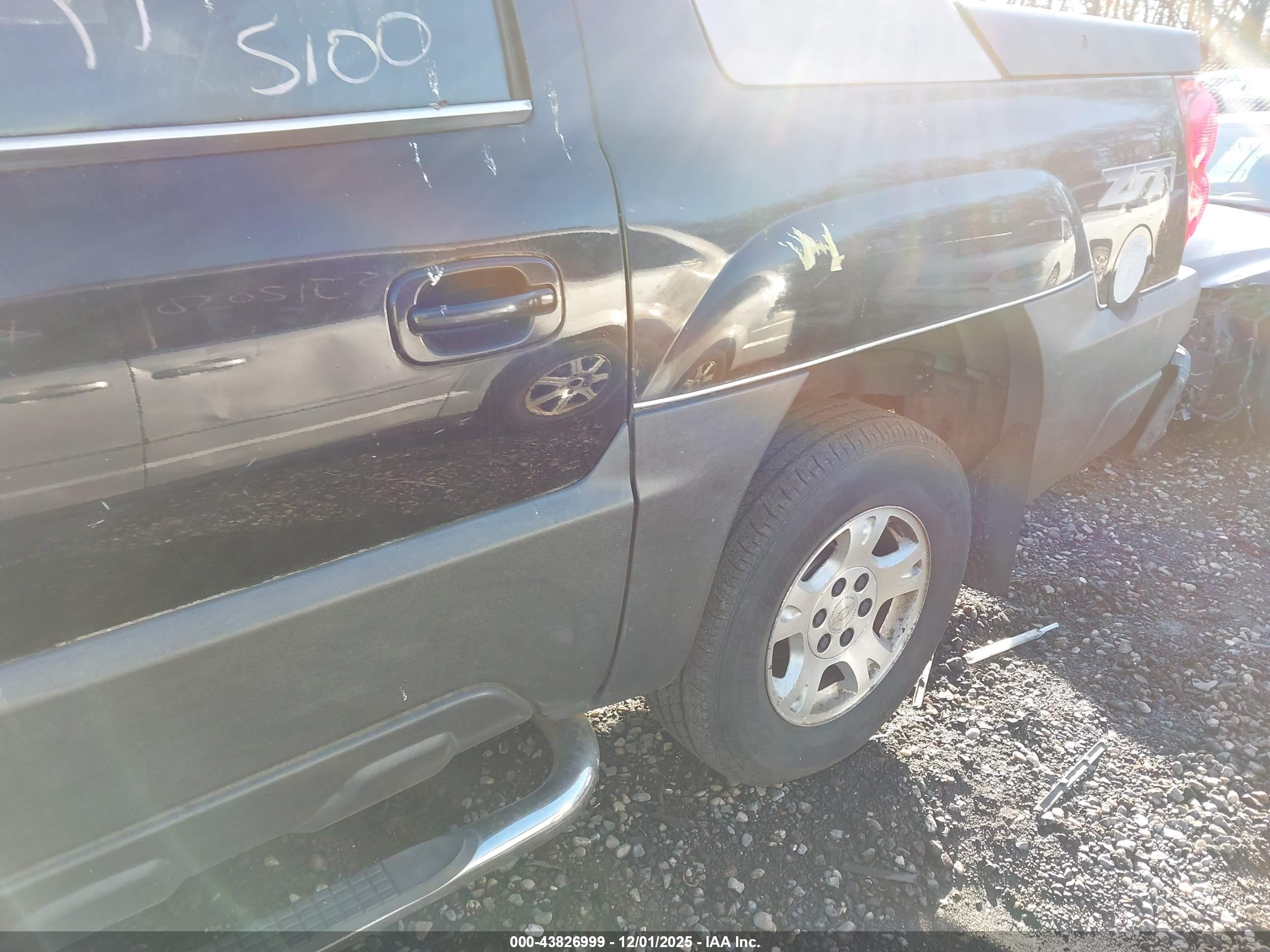 CHEVROLET AVALANCHE image 6
