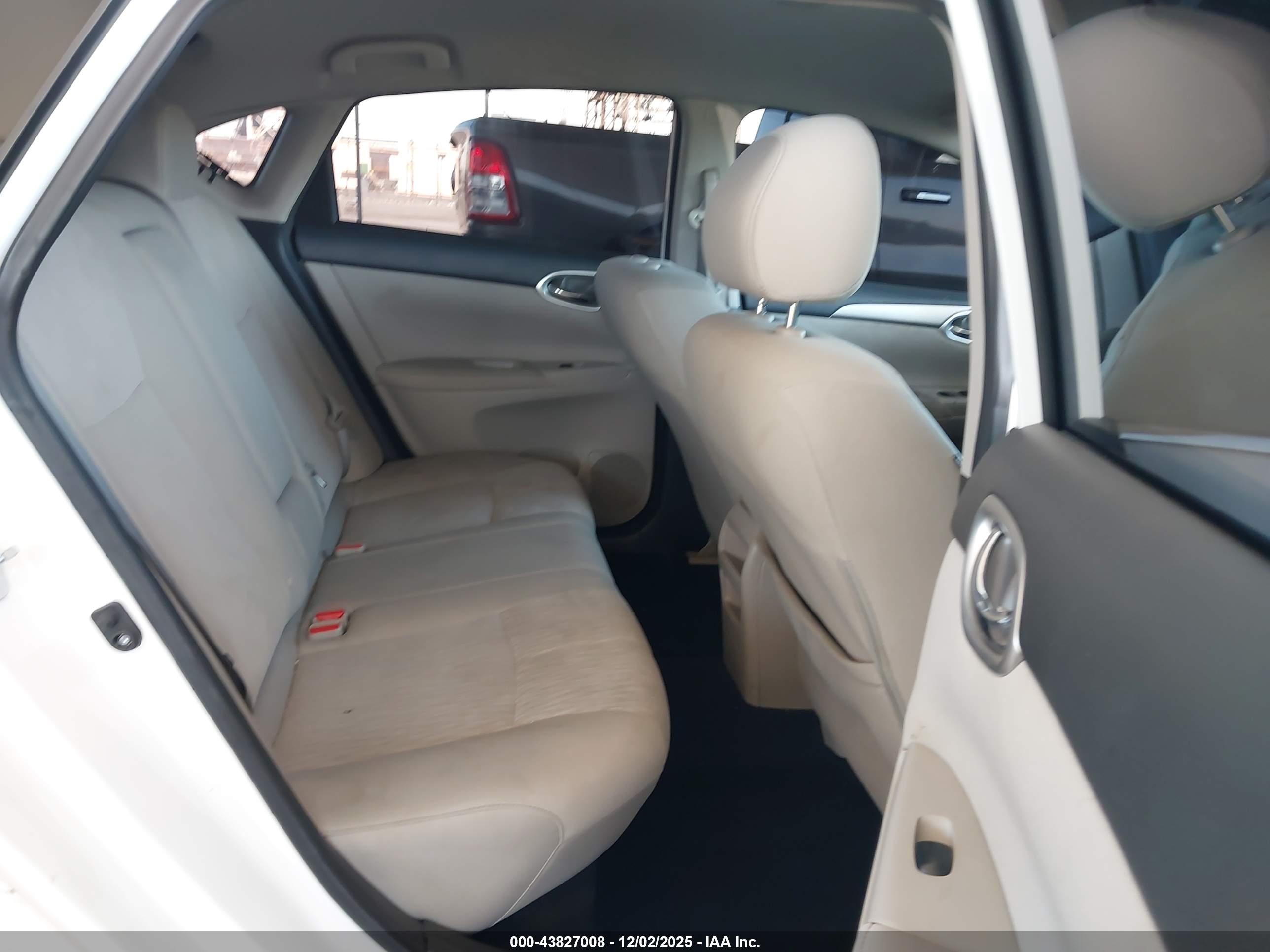NISSAN SENTRA image 8