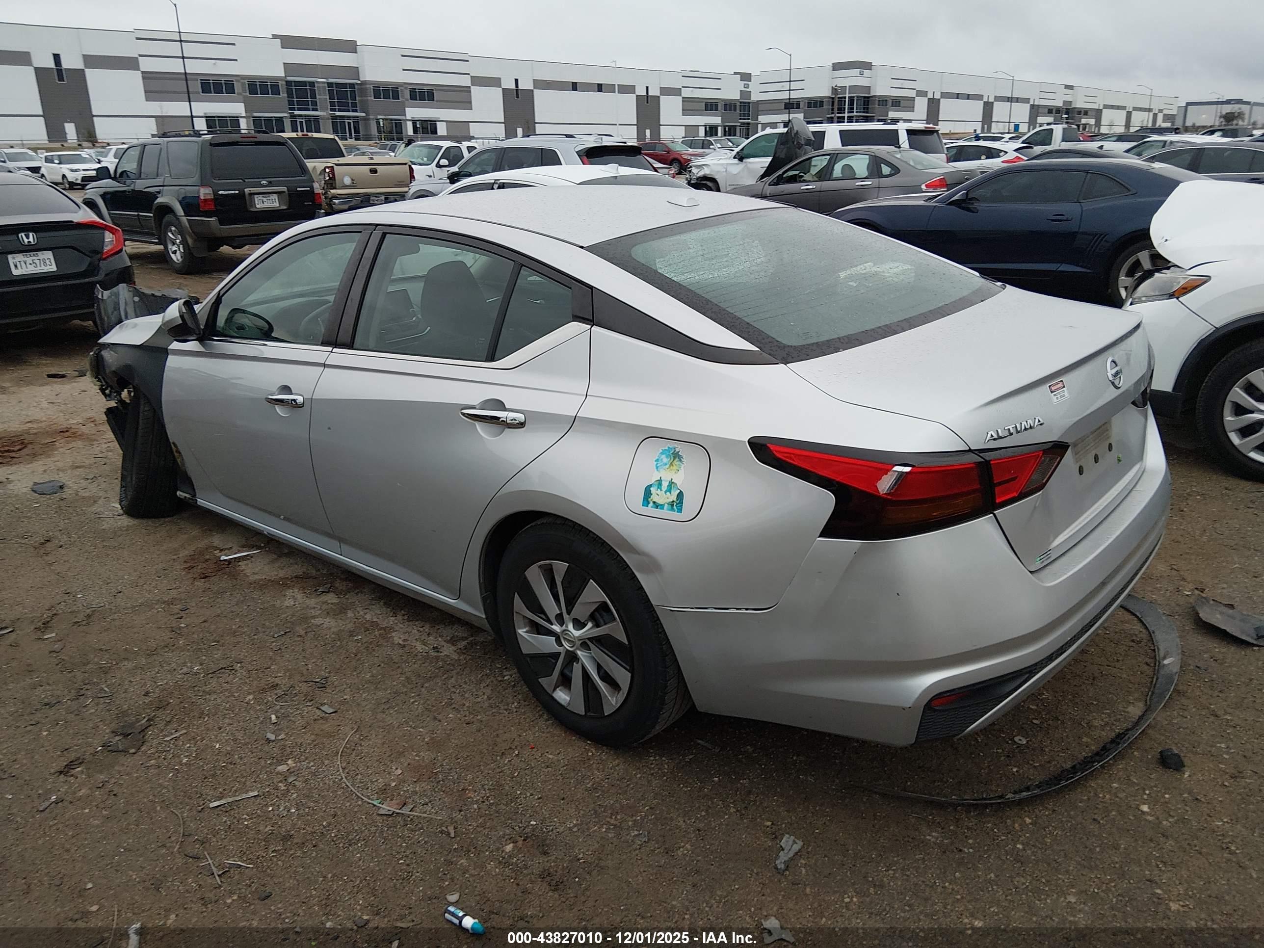 NISSAN ALTIMA image 3