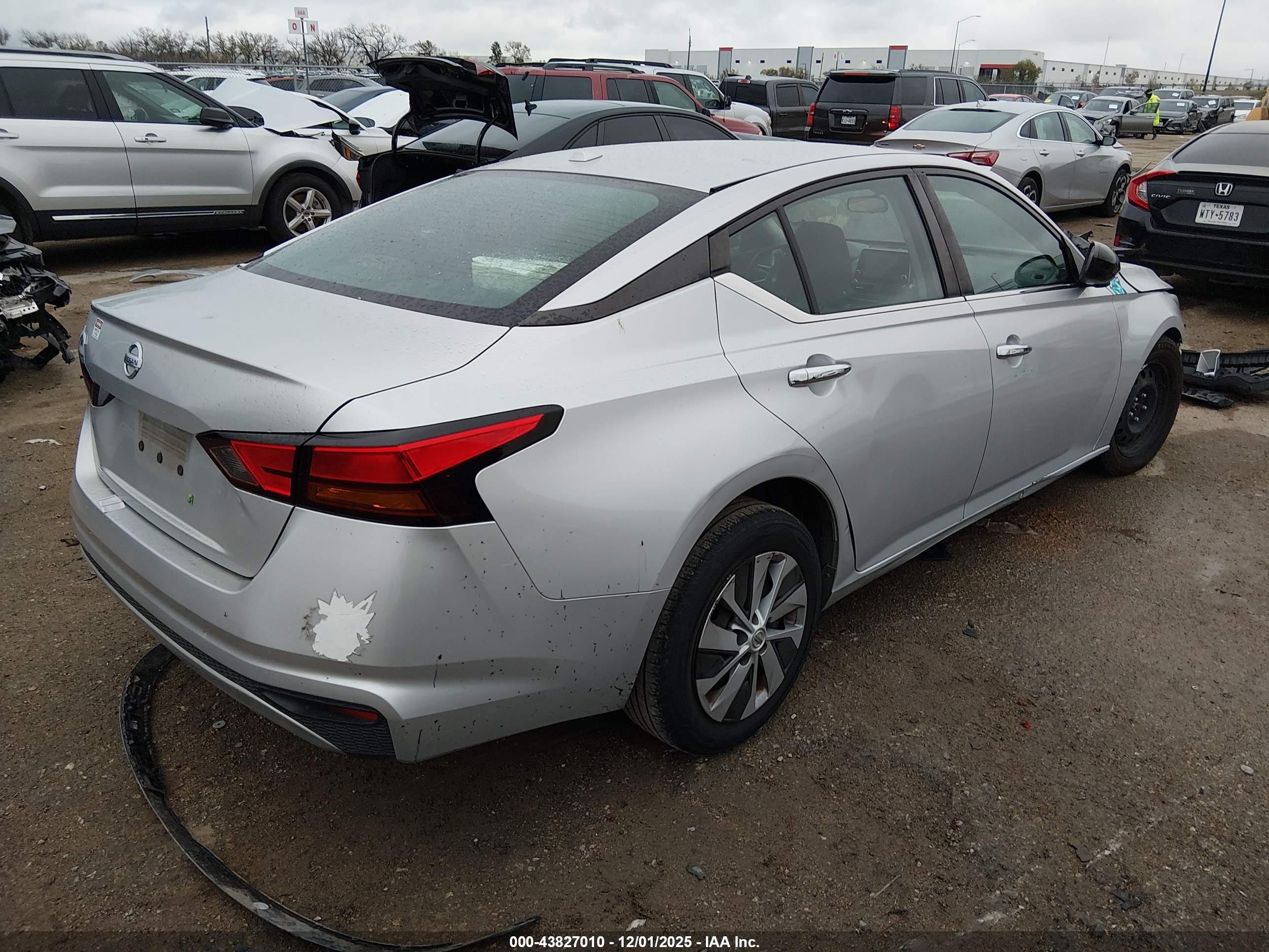NISSAN ALTIMA image 4