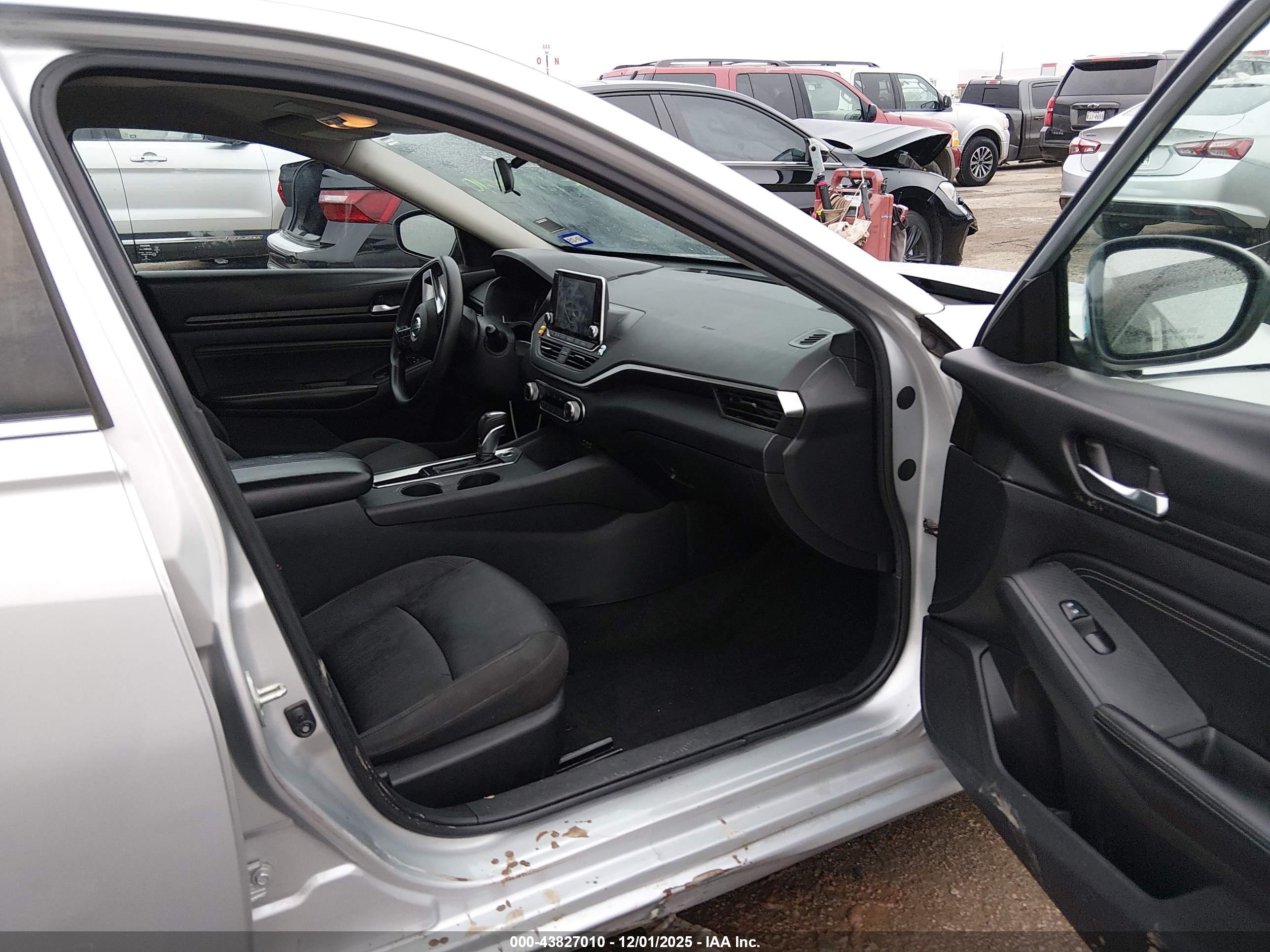 NISSAN ALTIMA image 5
