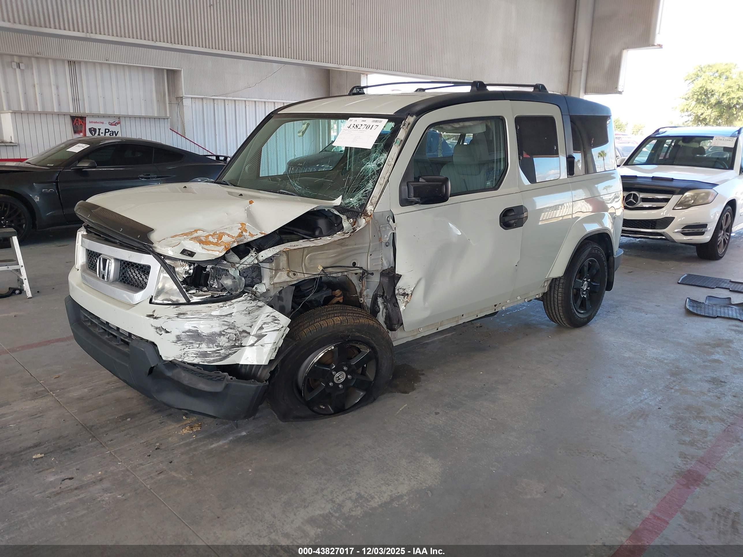 HONDA ELEMENT image 2