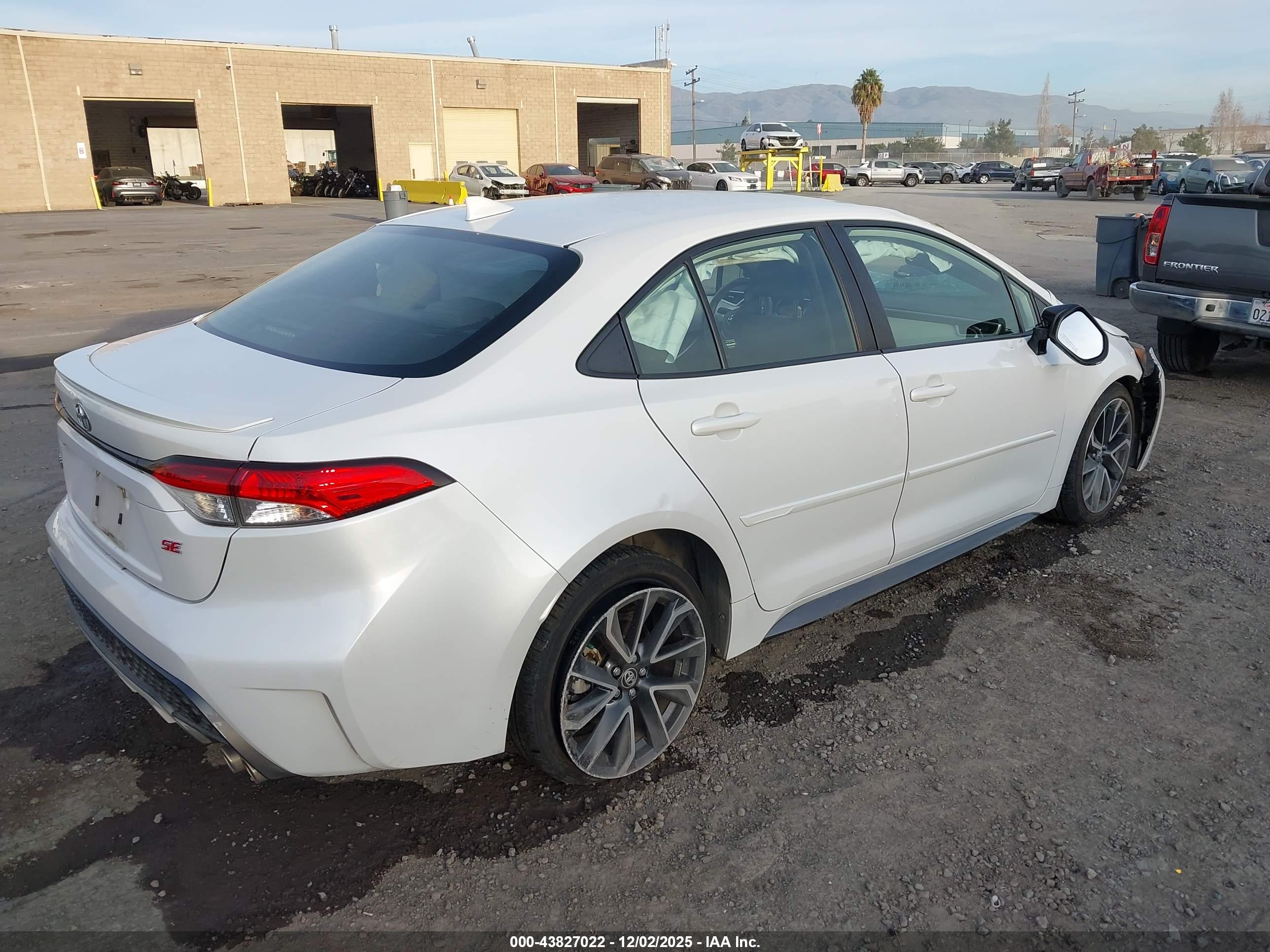 TOYOTA COROLLA image 4