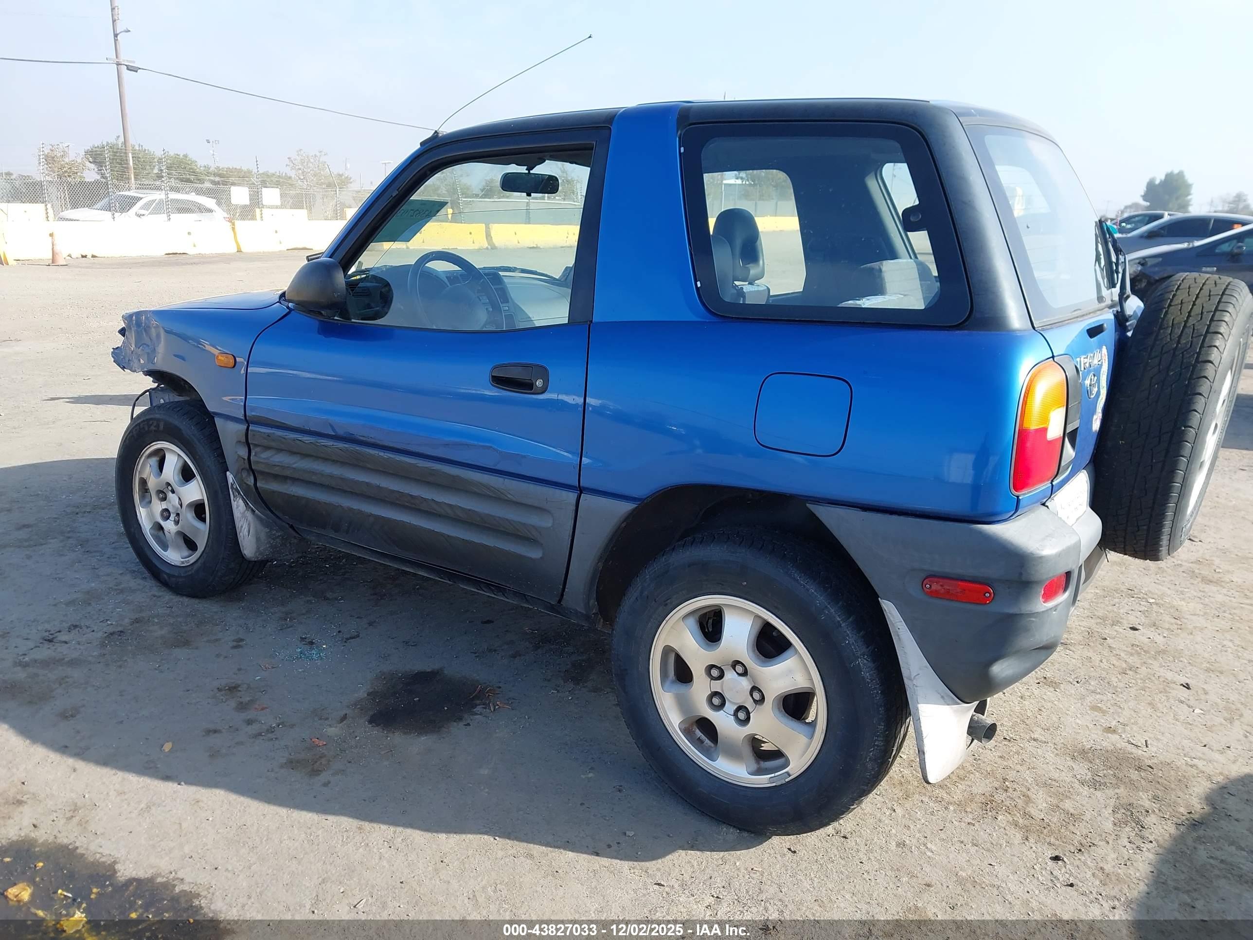 TOYOTA RAV4 image 3