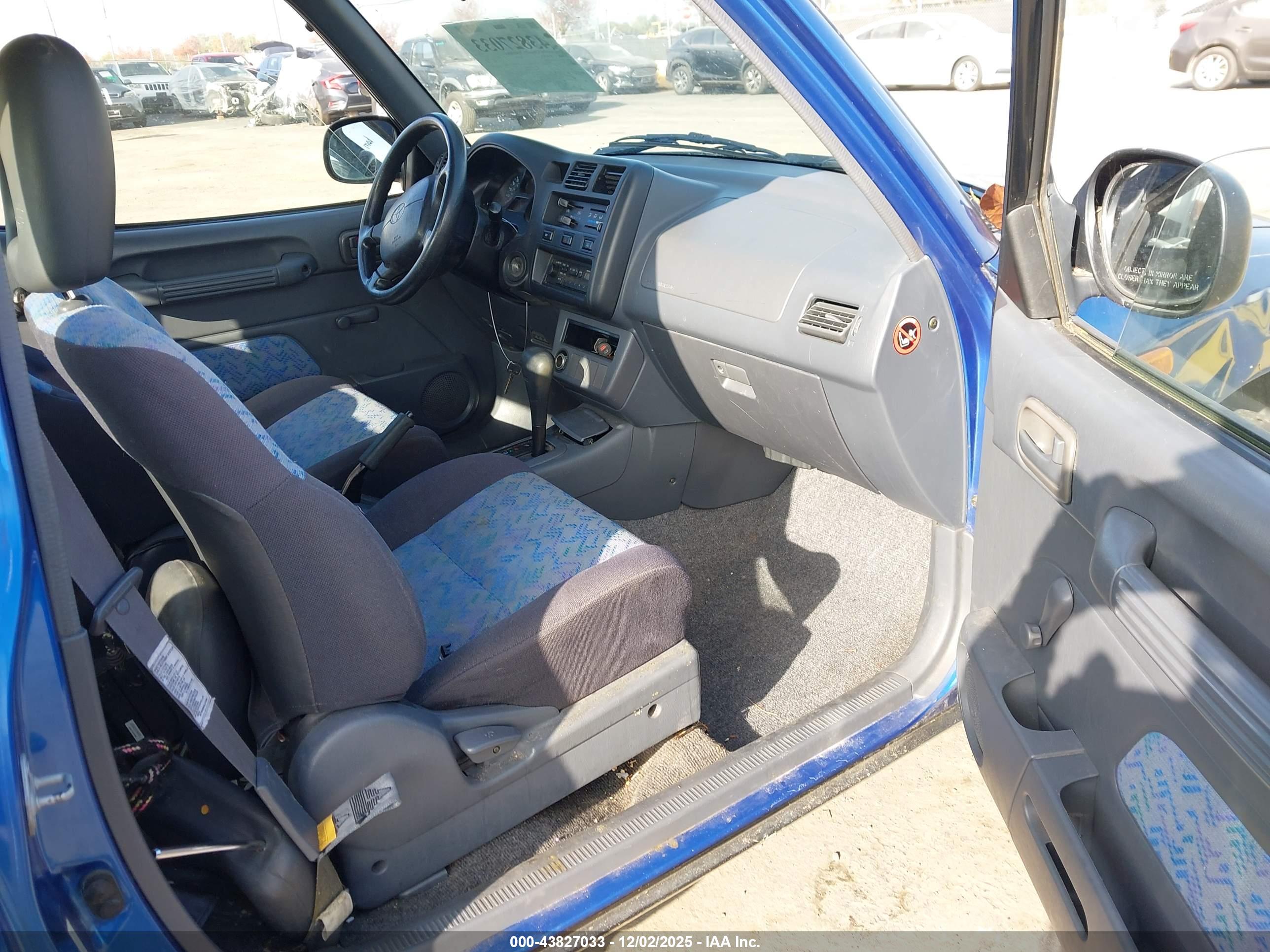 TOYOTA RAV4 image 5