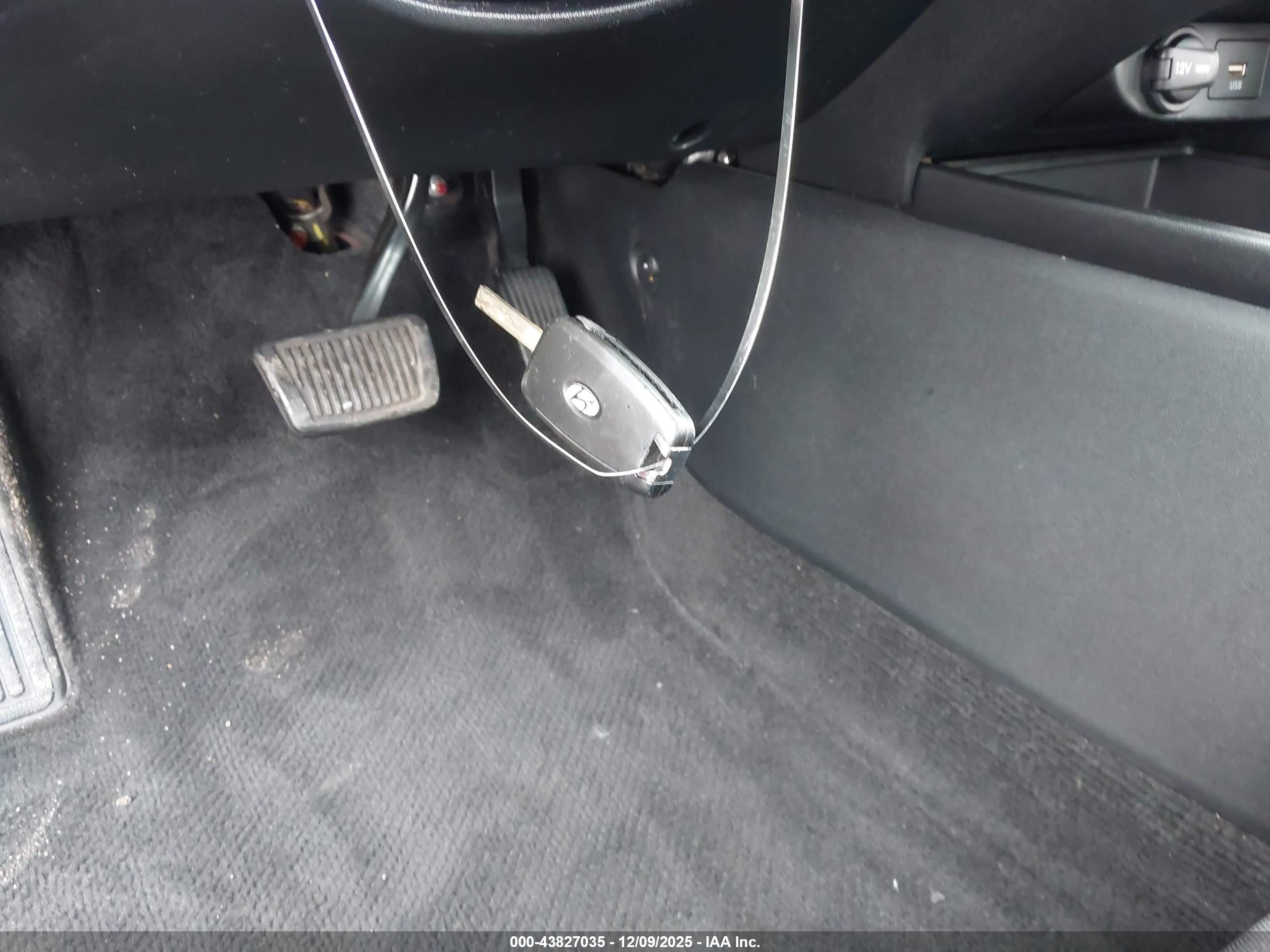 HYUNDAI ELANTRA image 11