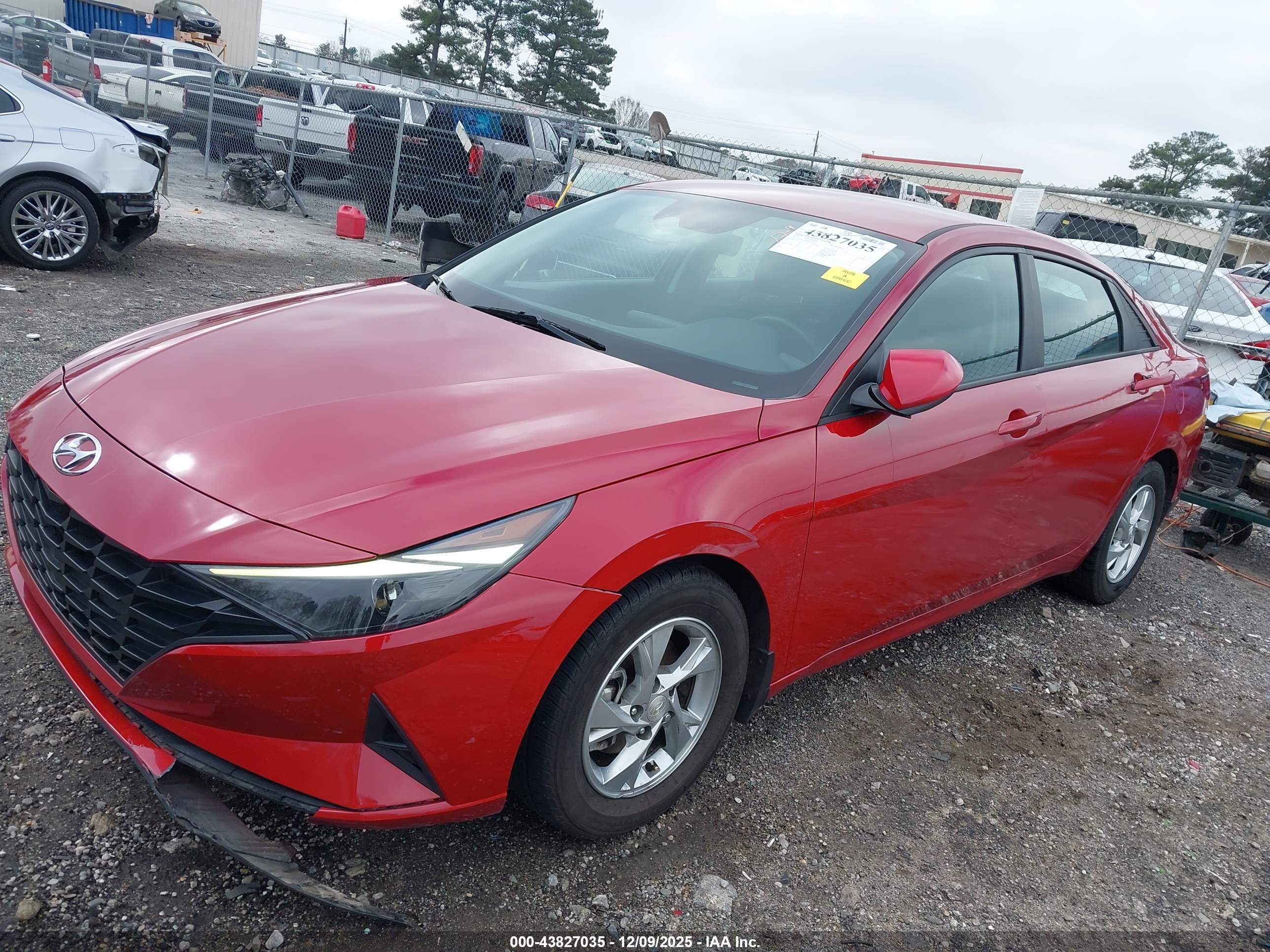 HYUNDAI ELANTRA image 2