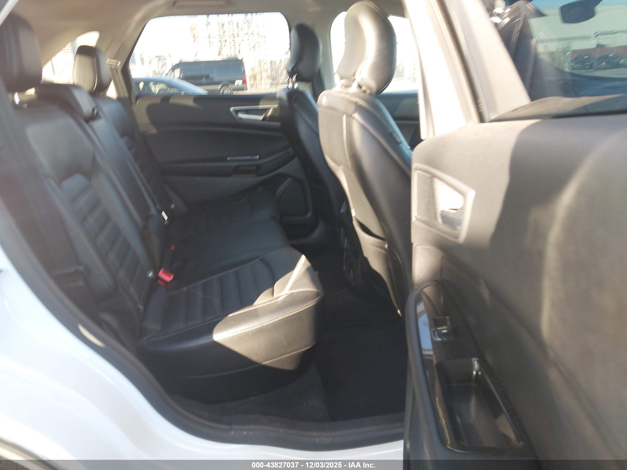 FORD EDGE image 8
