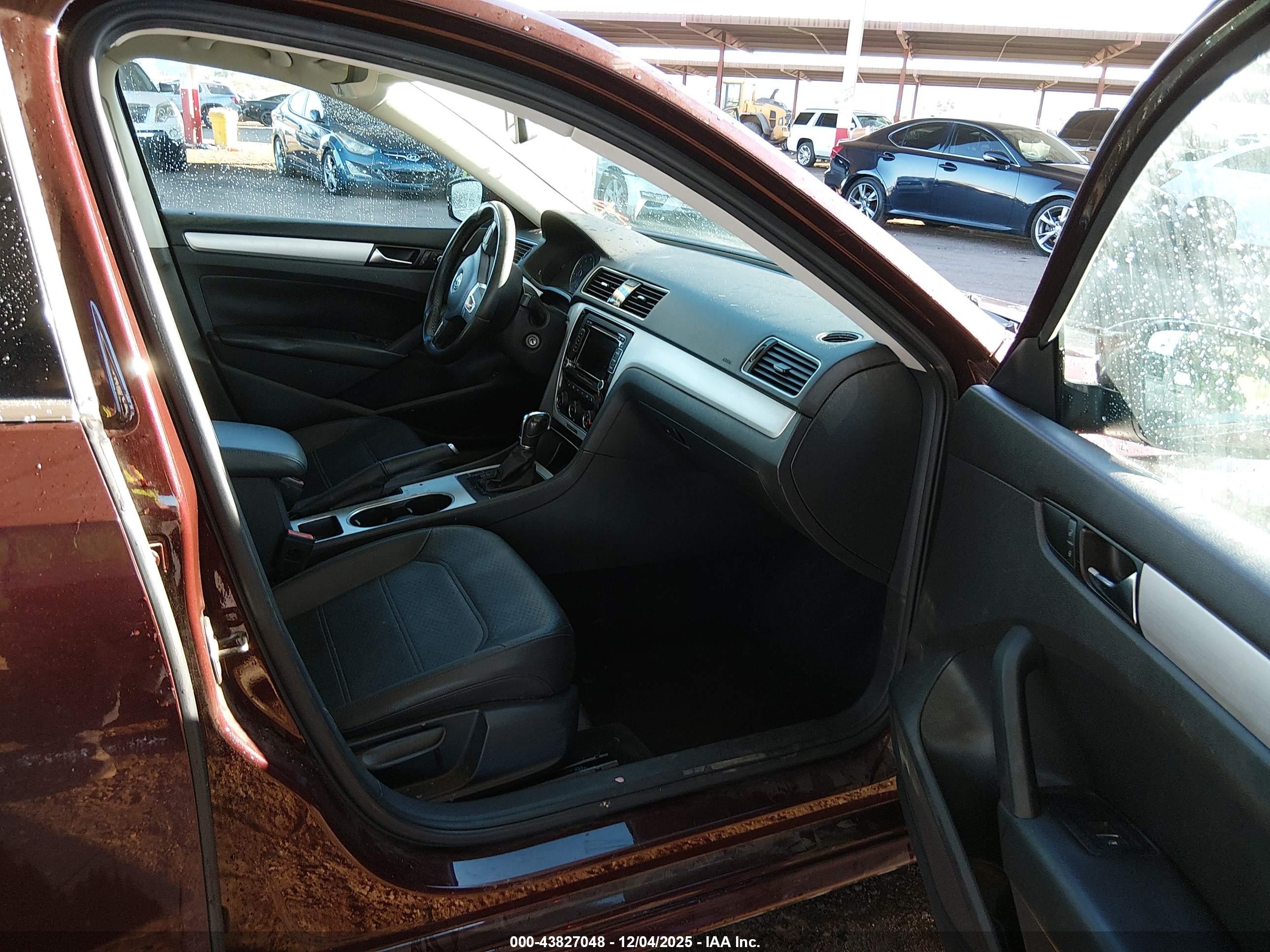 VOLKSWAGEN PASSAT image 5