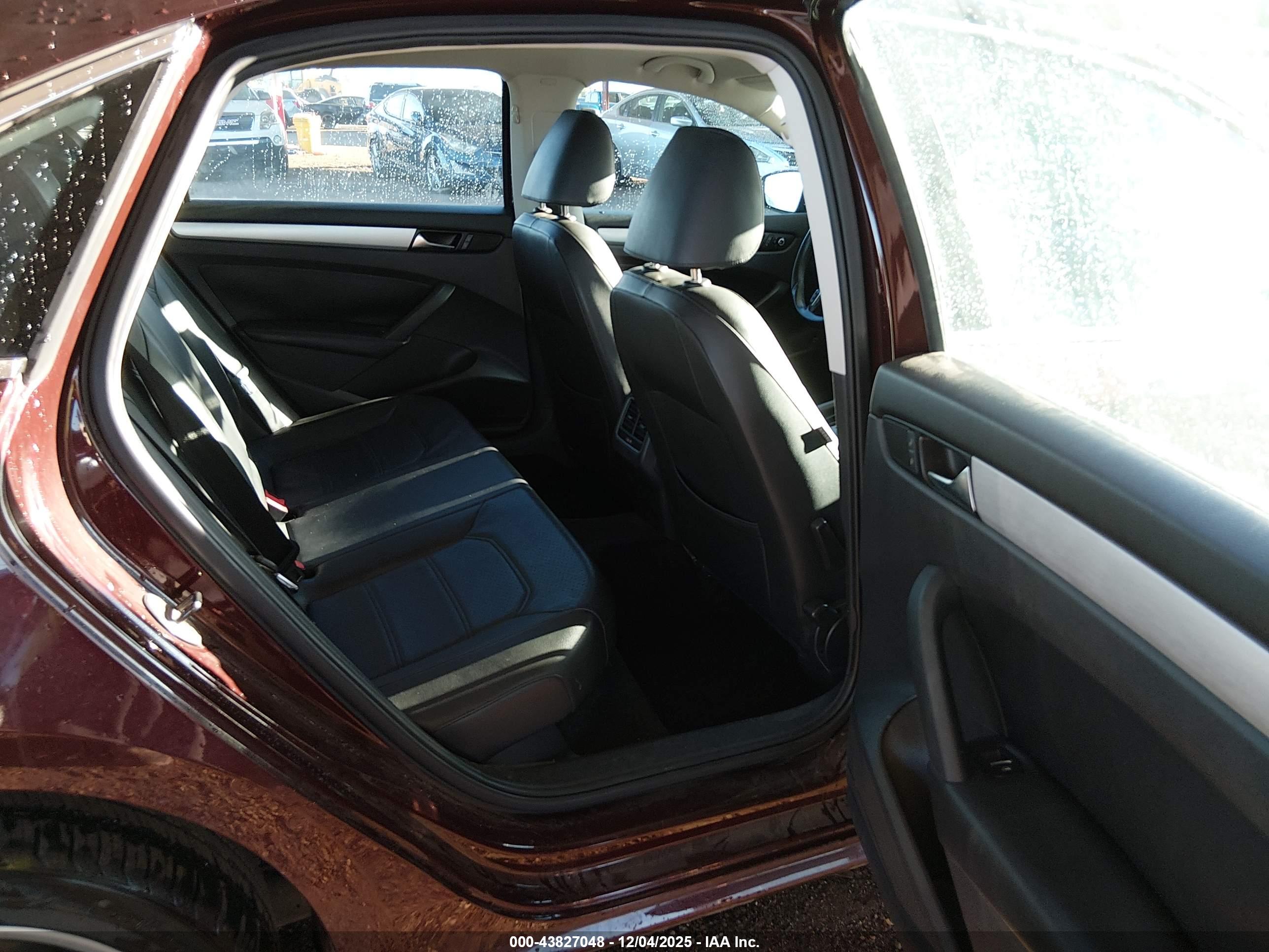 VOLKSWAGEN PASSAT image 8