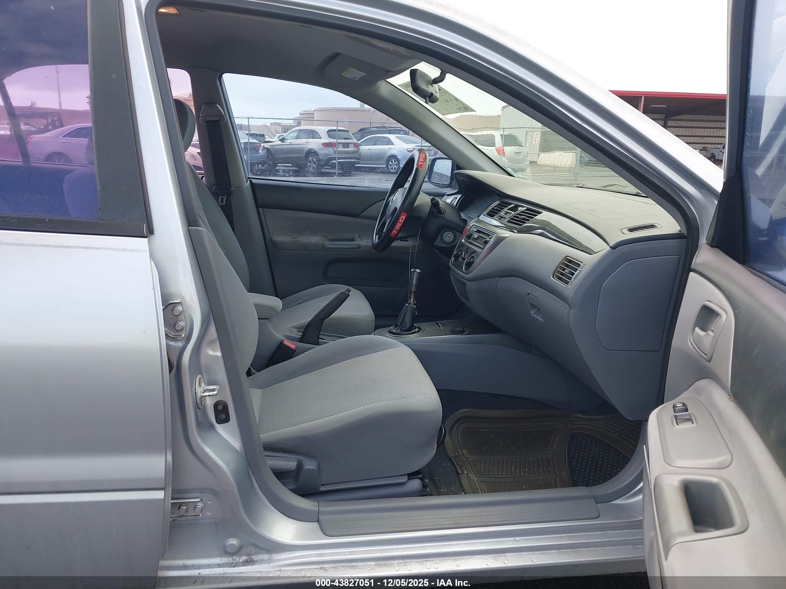 MITSUBISHI LANCER image 5