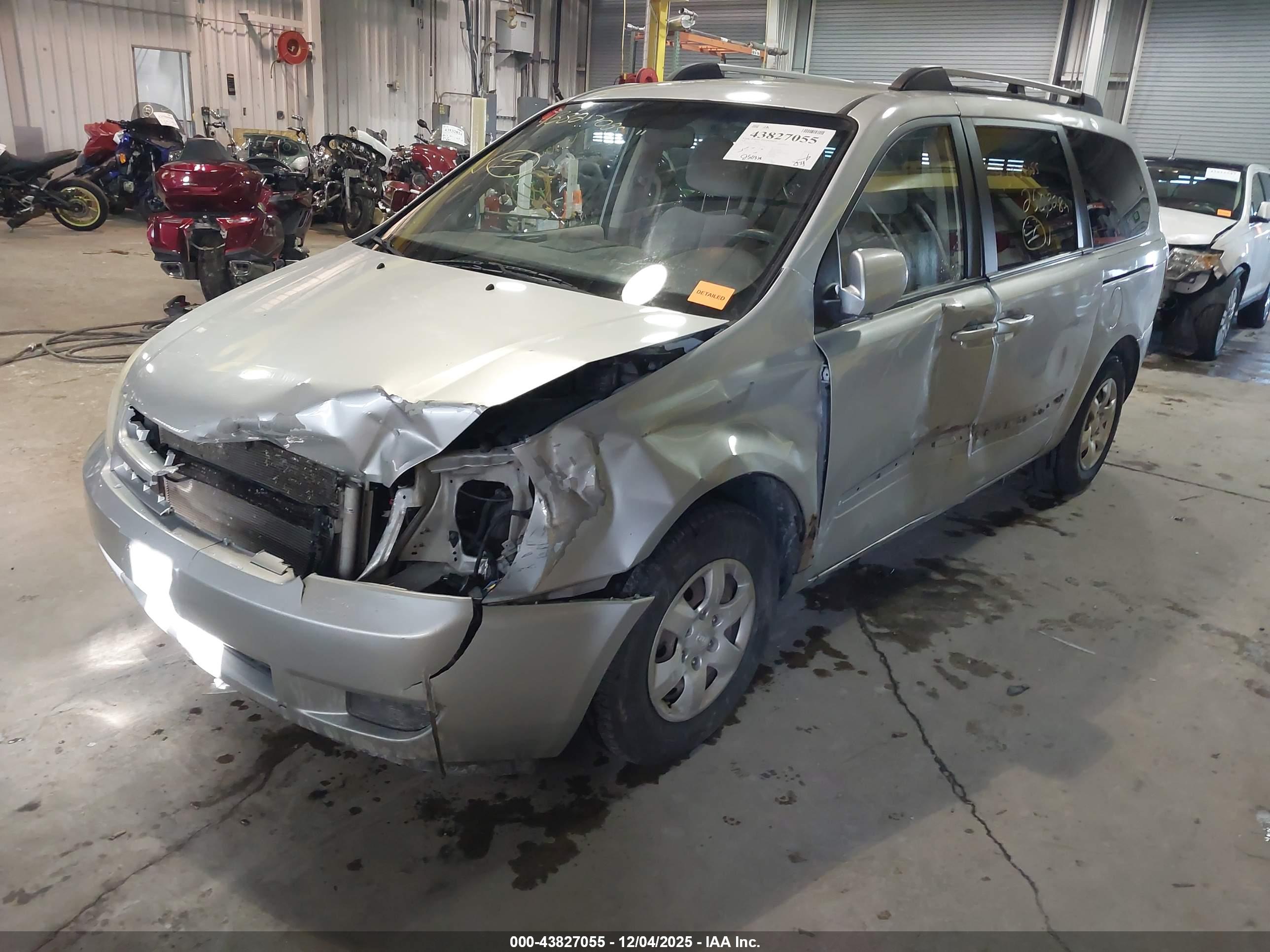 KIA SEDONA image 6