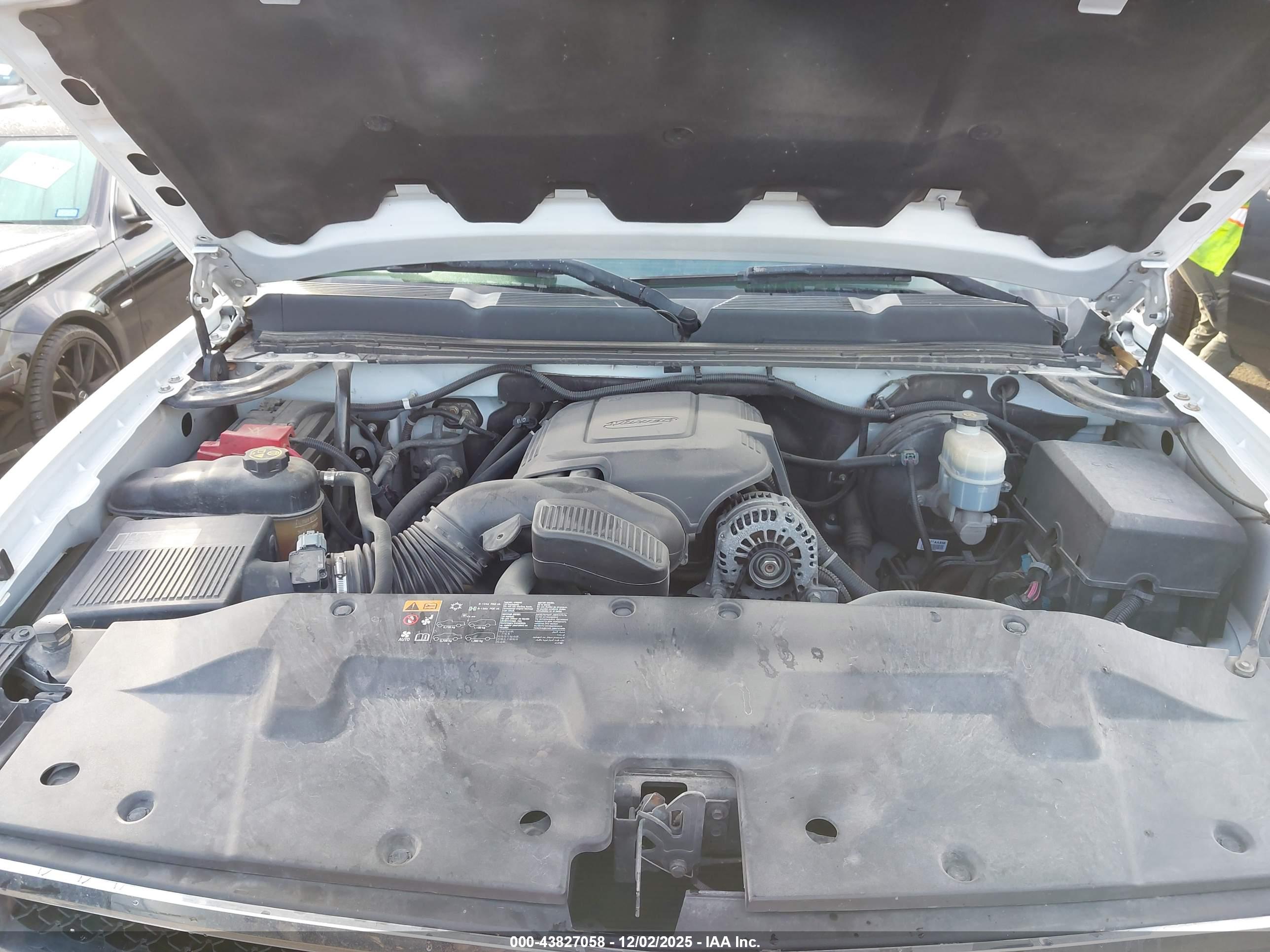 CHEVROLET SILVERADO image 10