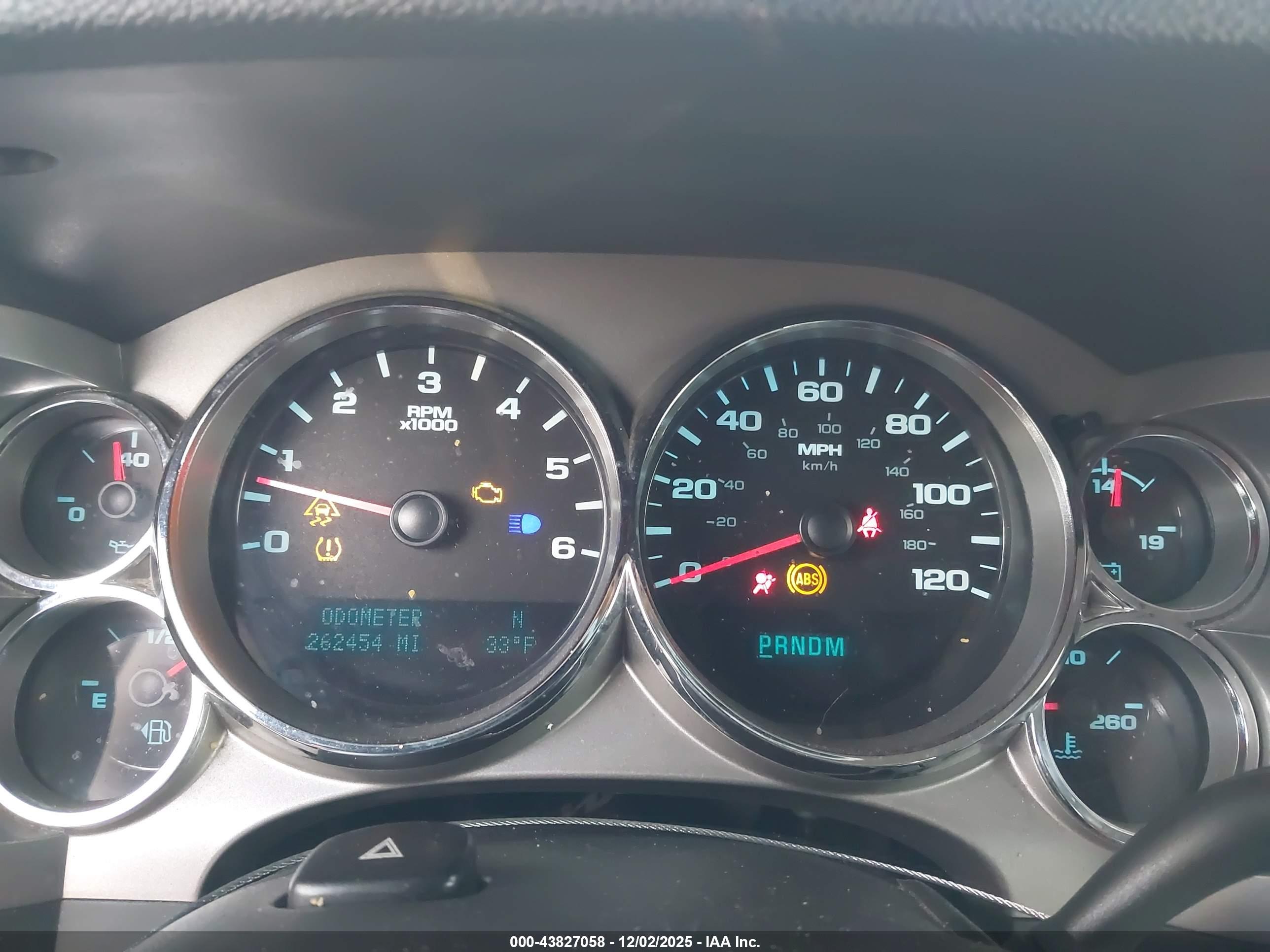 CHEVROLET SILVERADO image 7