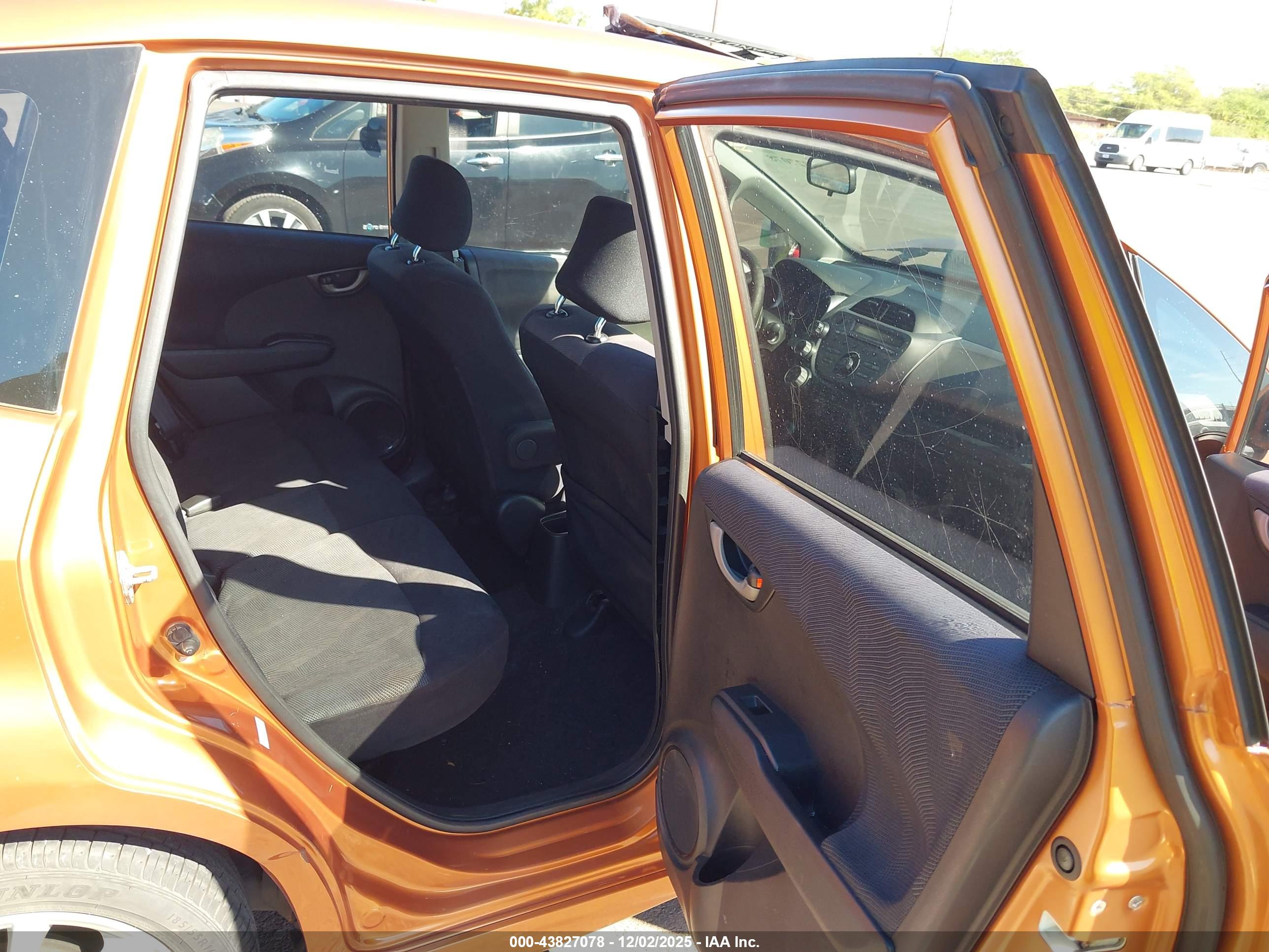 HONDA FIT image 8