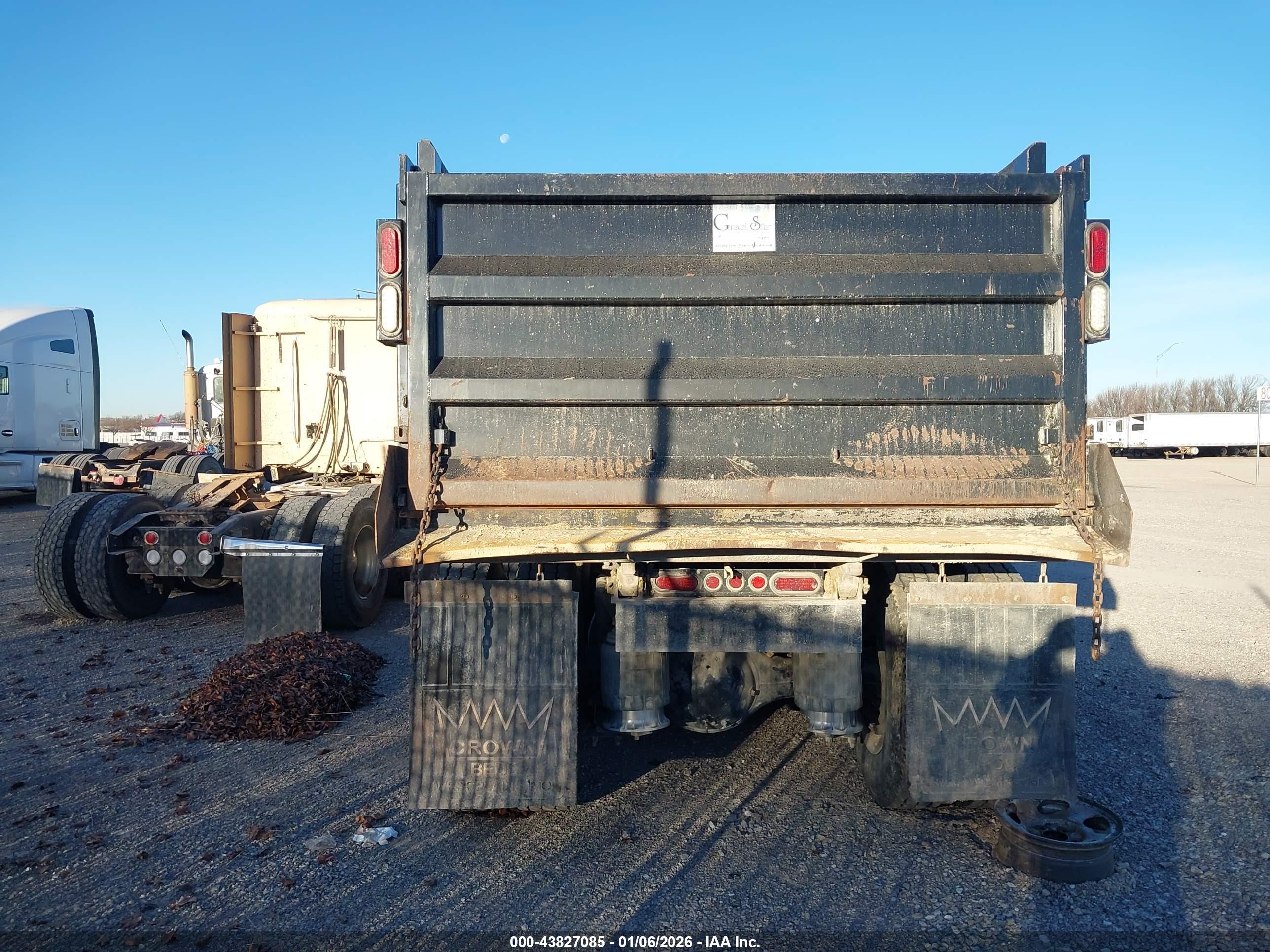 FREIGHTLINER CONVENTIONAL image 8